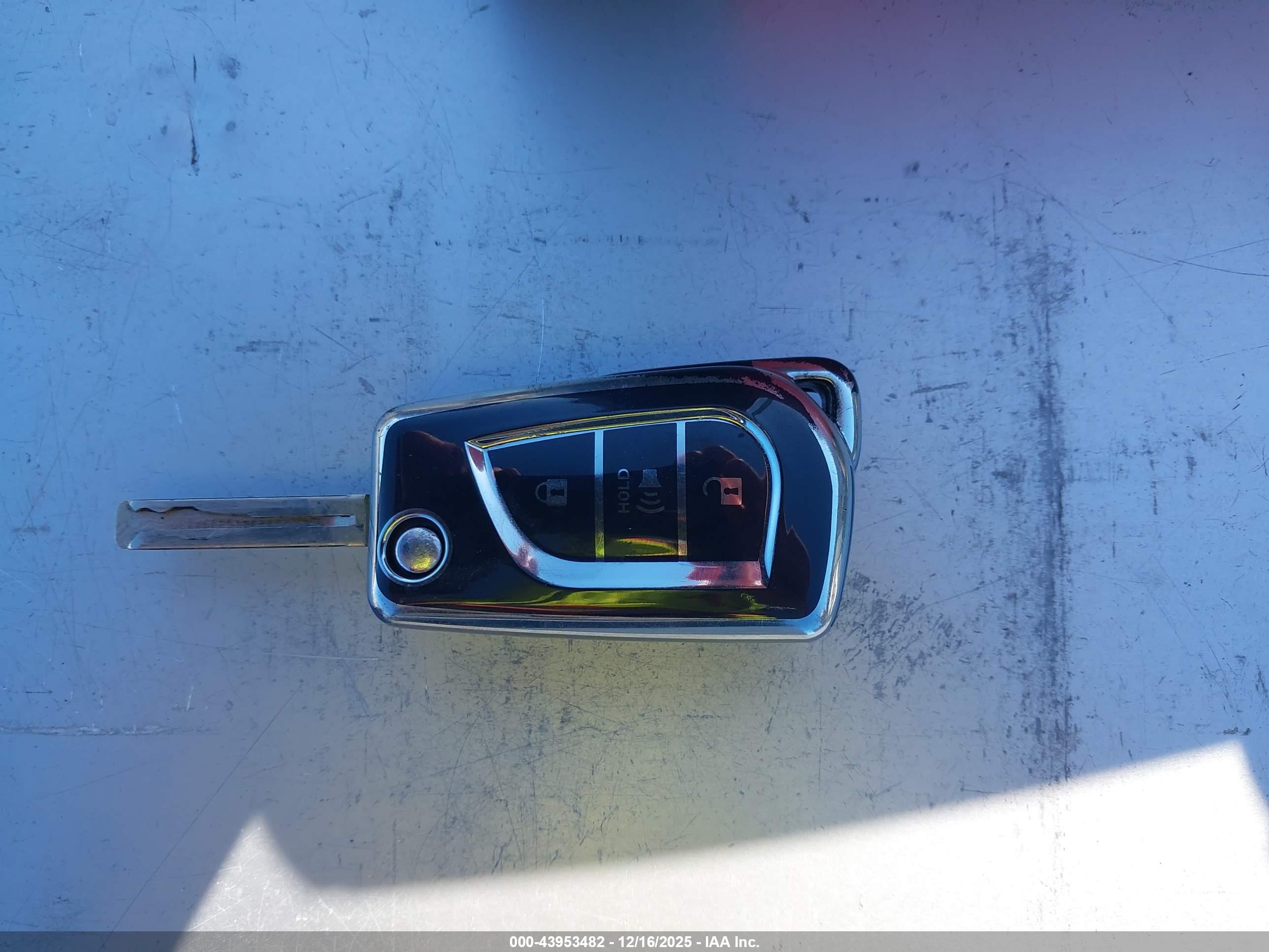 TOYOTA RAV4 image 11