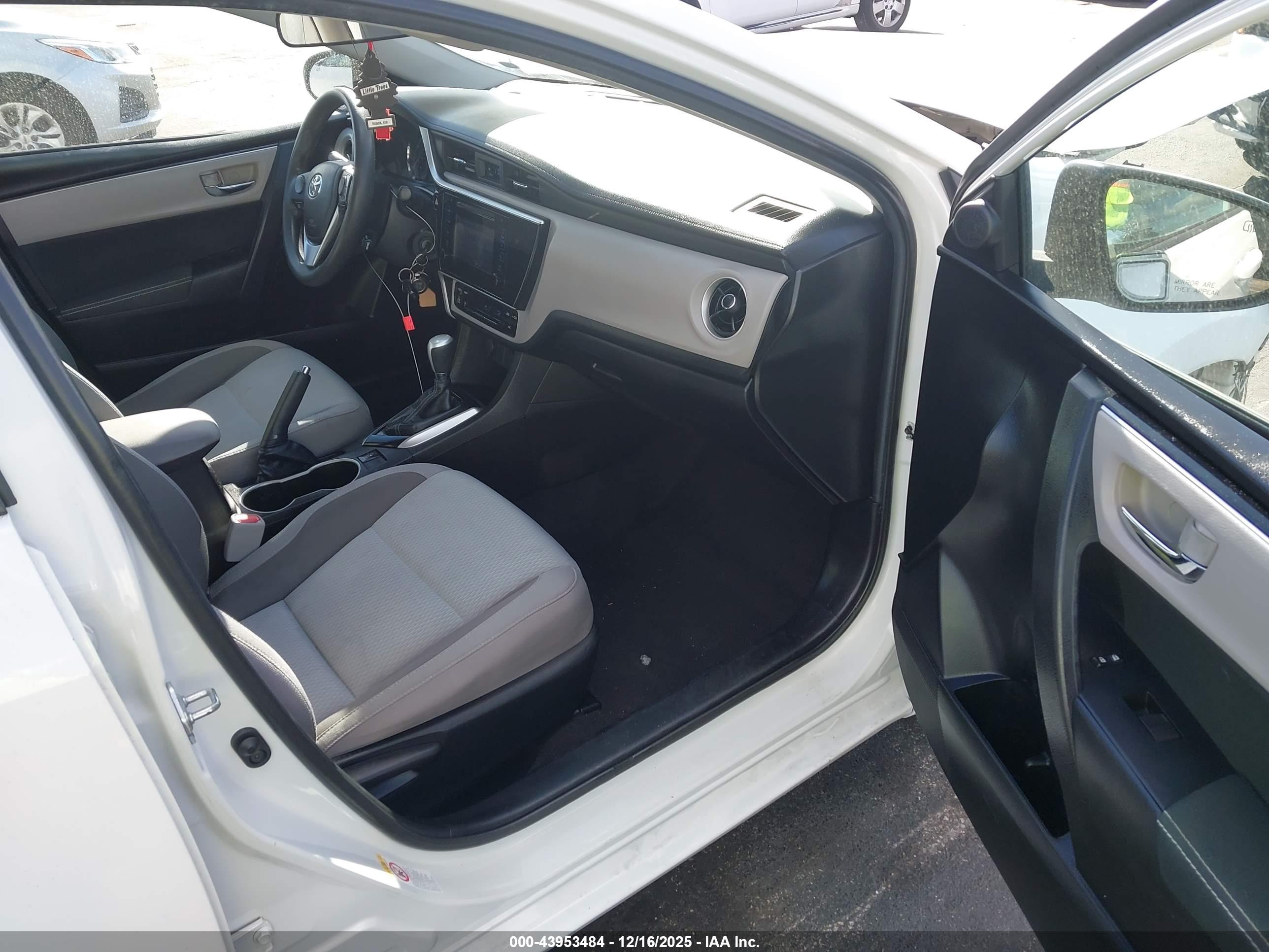 TOYOTA COROLLA image 5