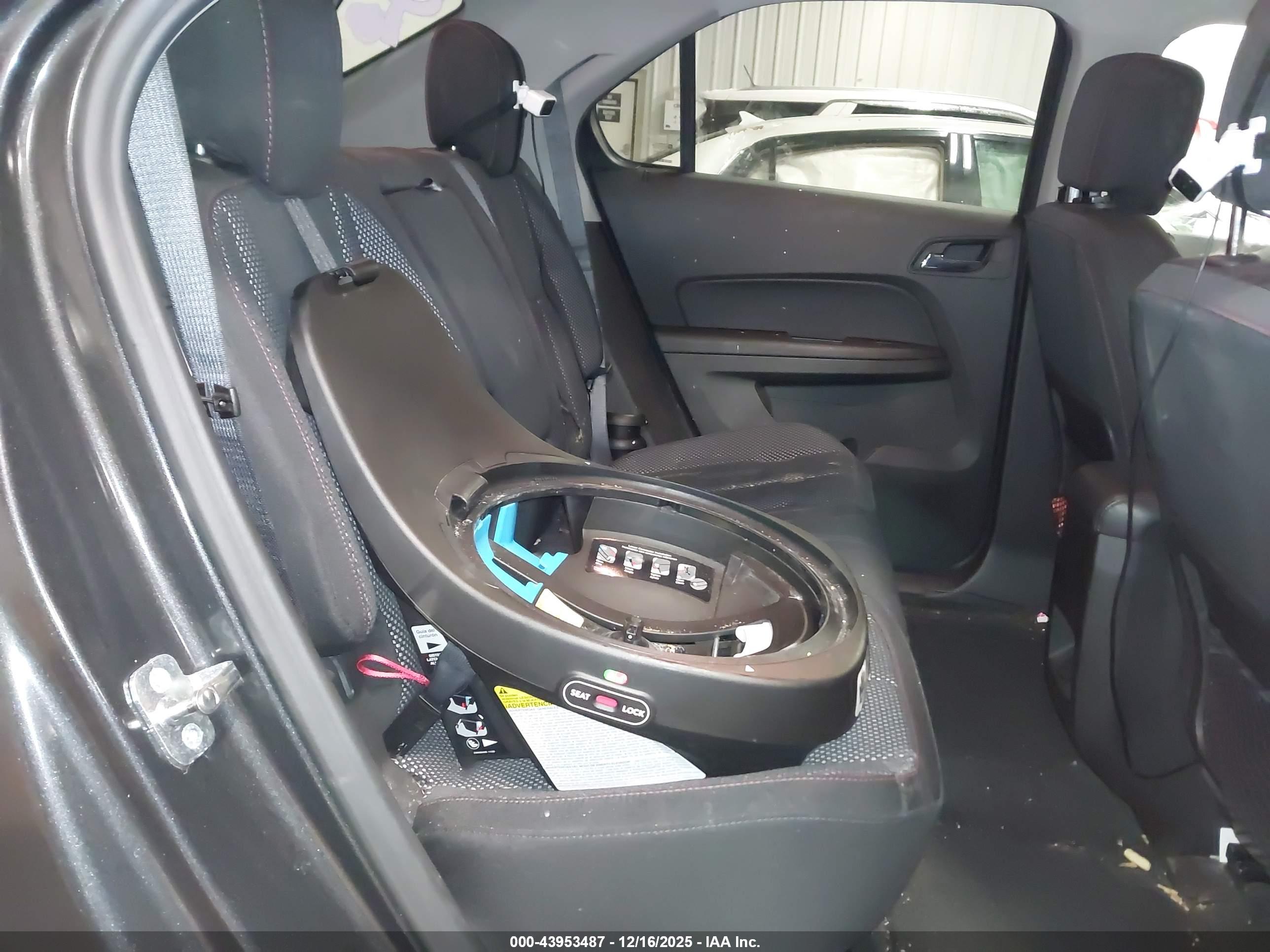 CHEVROLET EQUINOX image 8