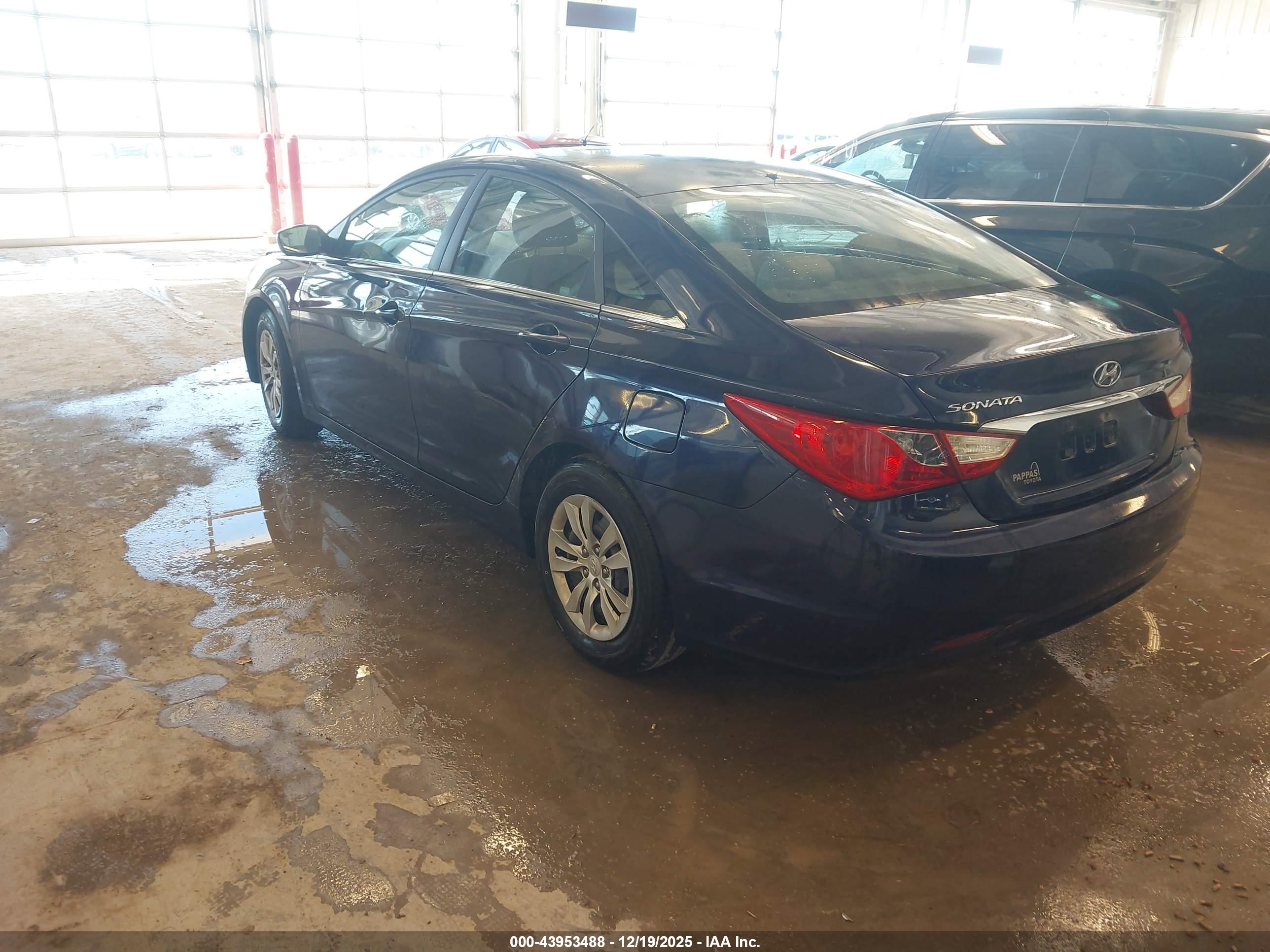 HYUNDAI SONATA image 3