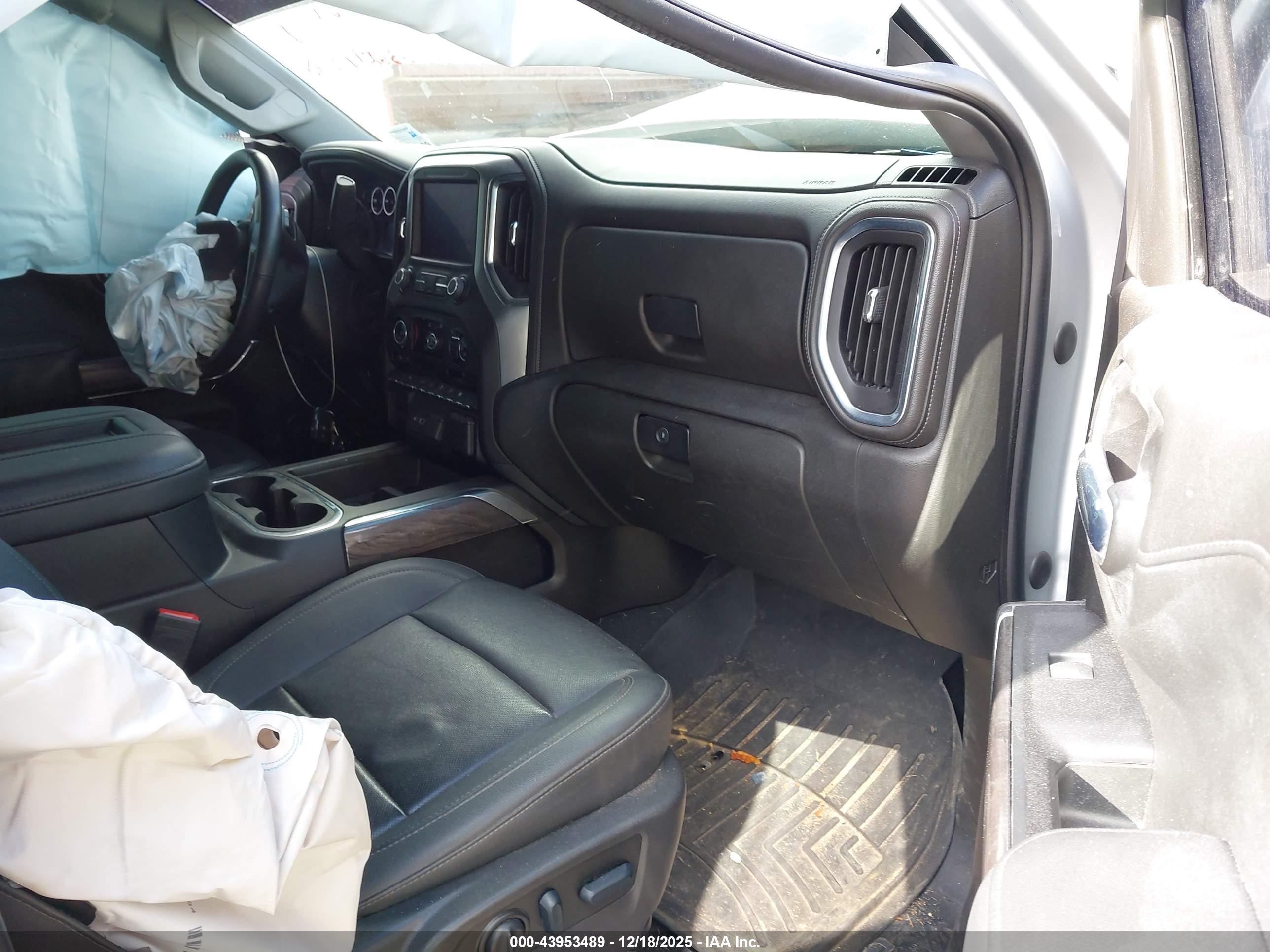 CHEVROLET SILVERADO image 5