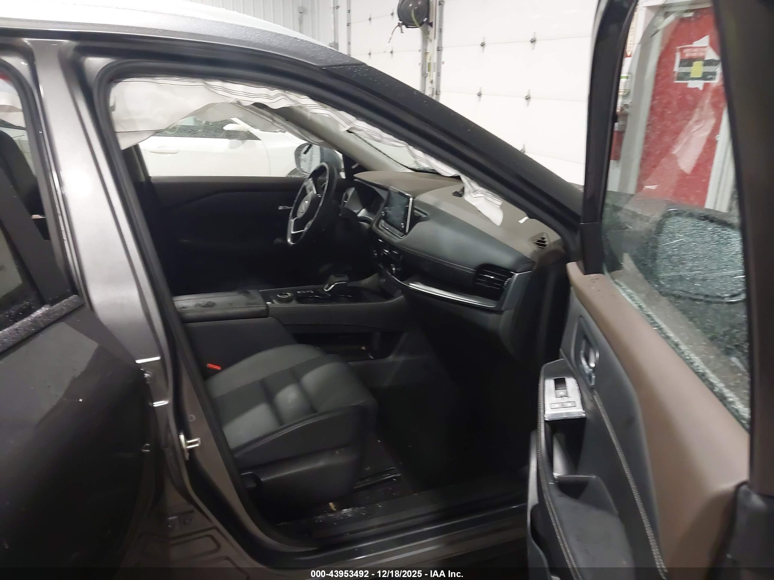 NISSAN ROGUE image 5