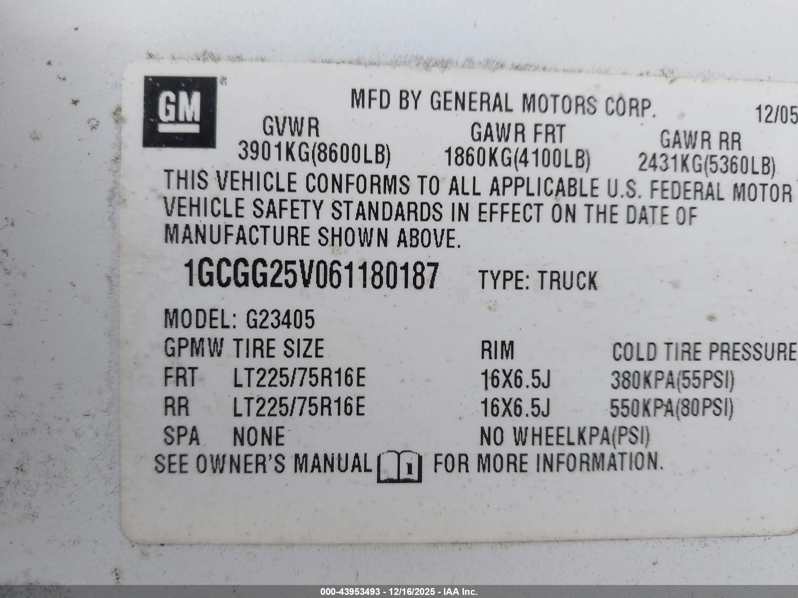 CHEVROLET EXPRESS image 9