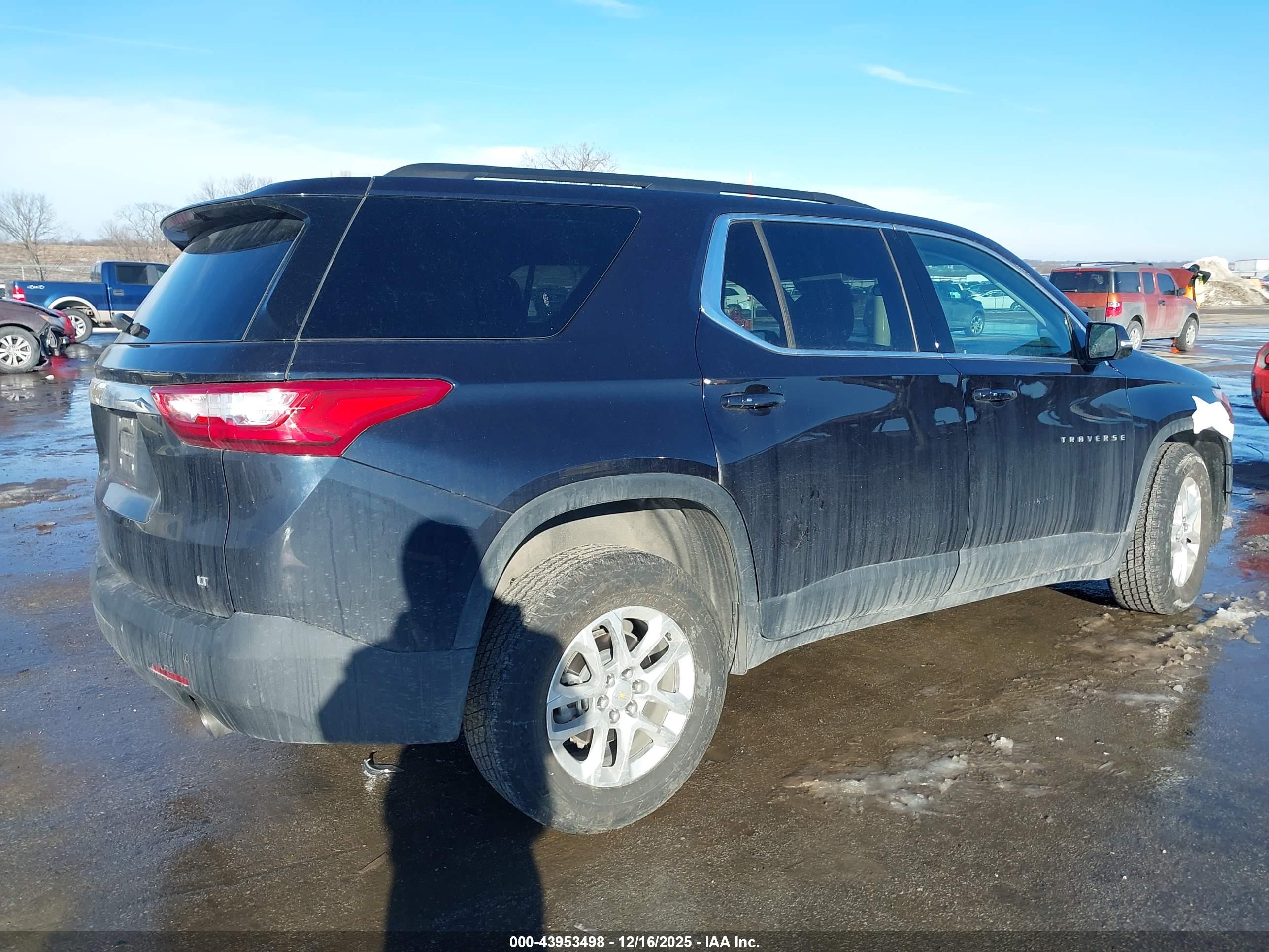 CHEVROLET TRAVERSE image 4
