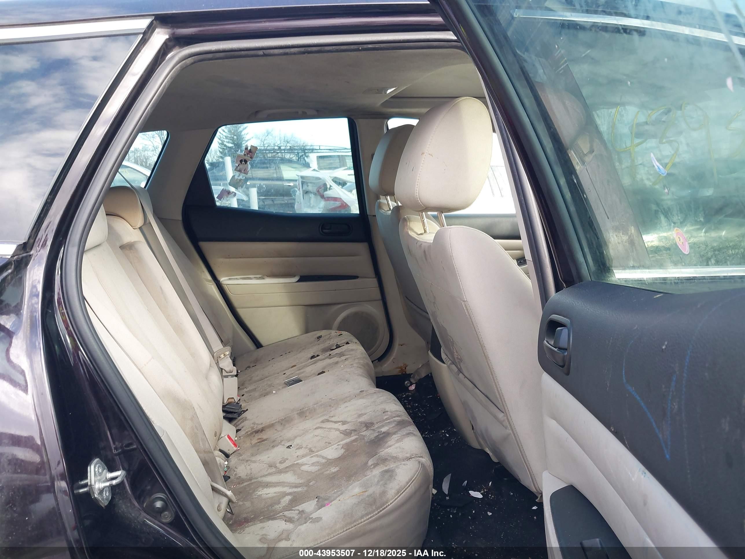 MAZDA CX-7 image 8