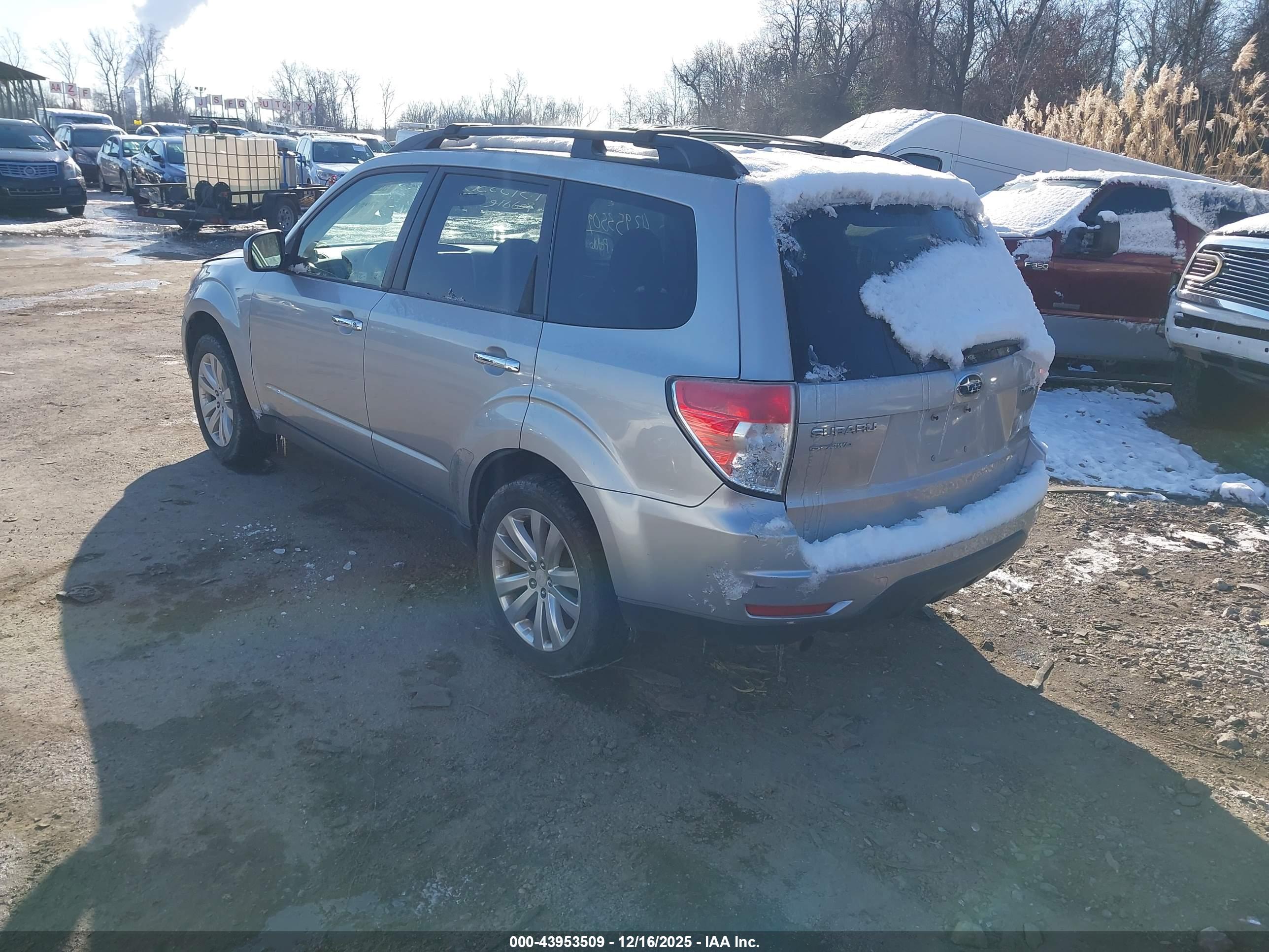SUBARU FORESTER image 3