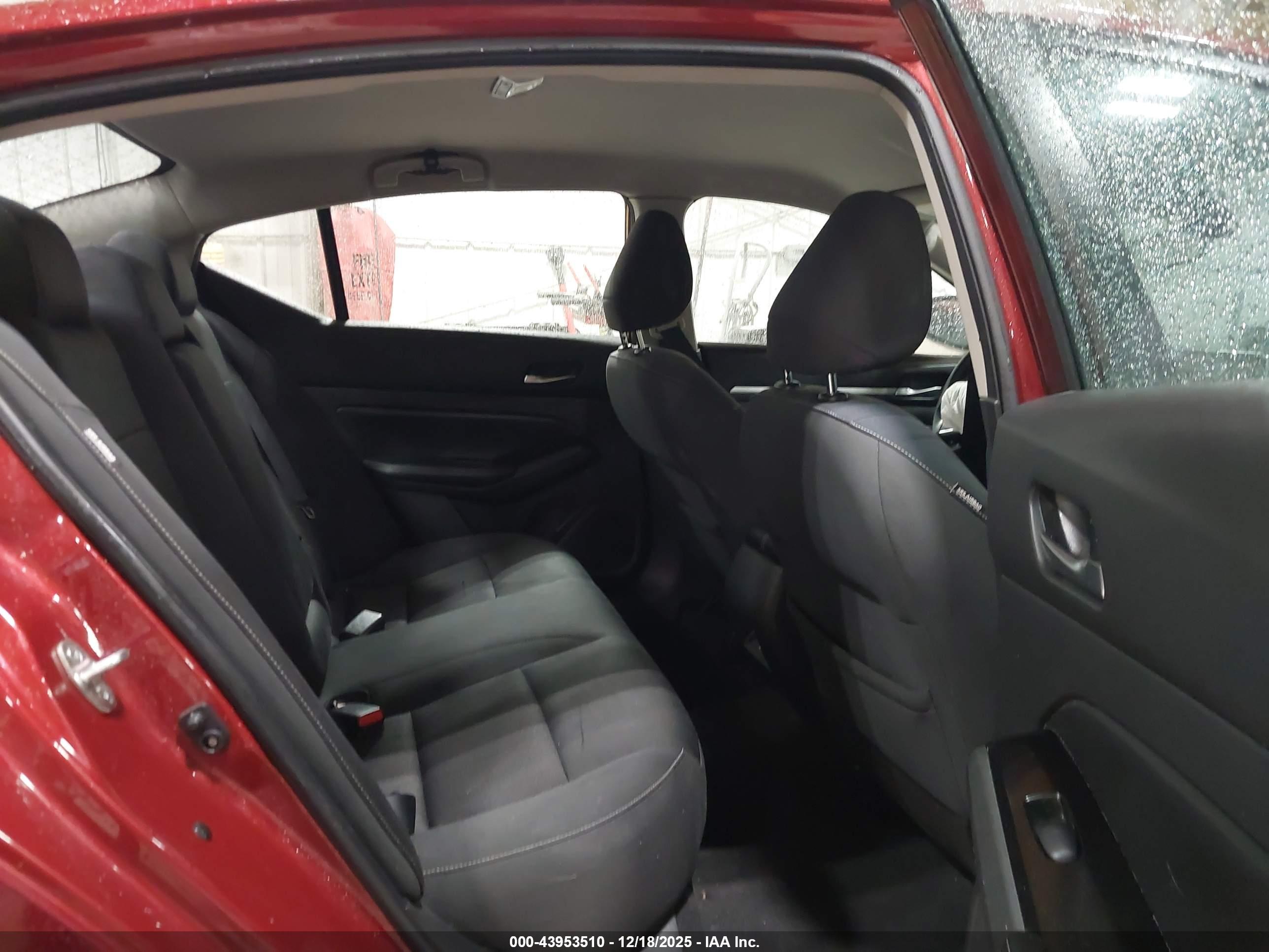 NISSAN ALTIMA image 8