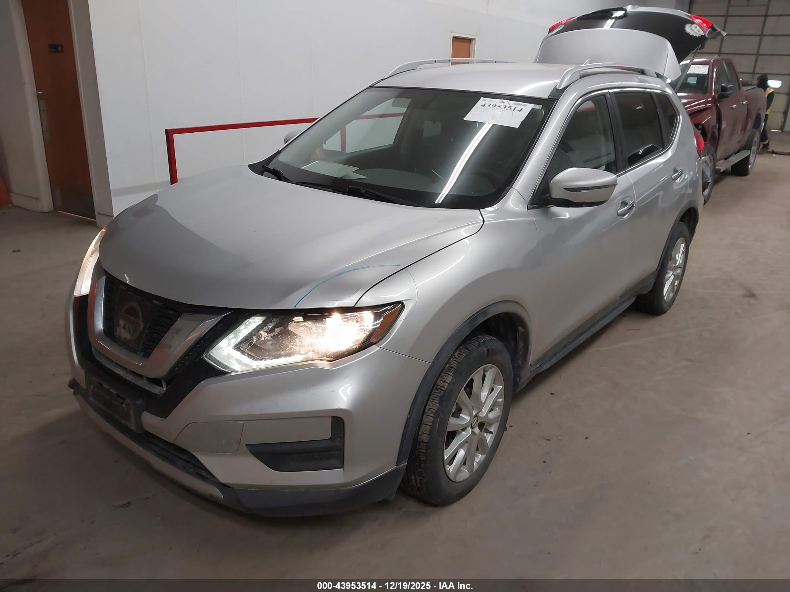 NISSAN ROGUE image 2