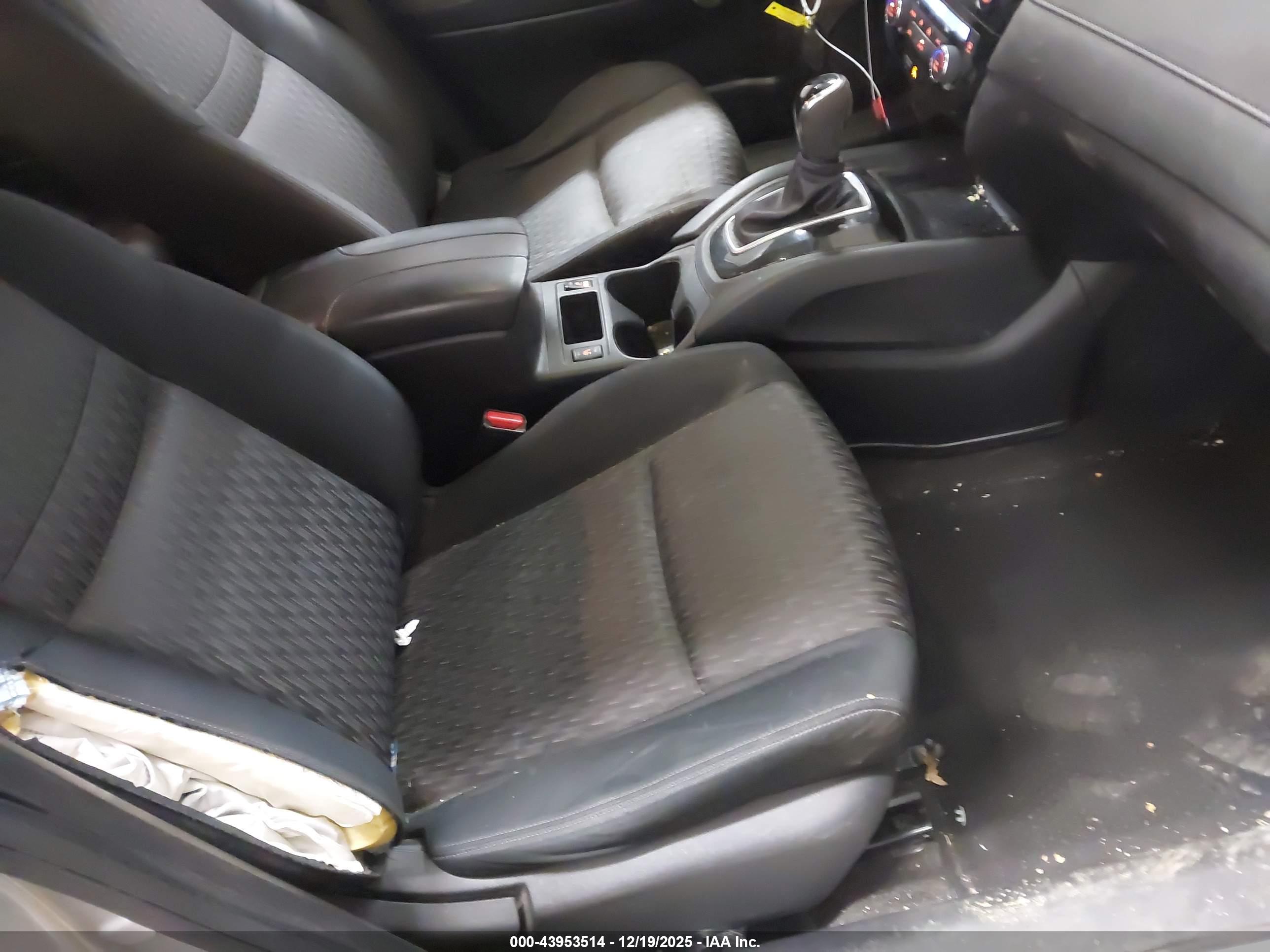NISSAN ROGUE image 5