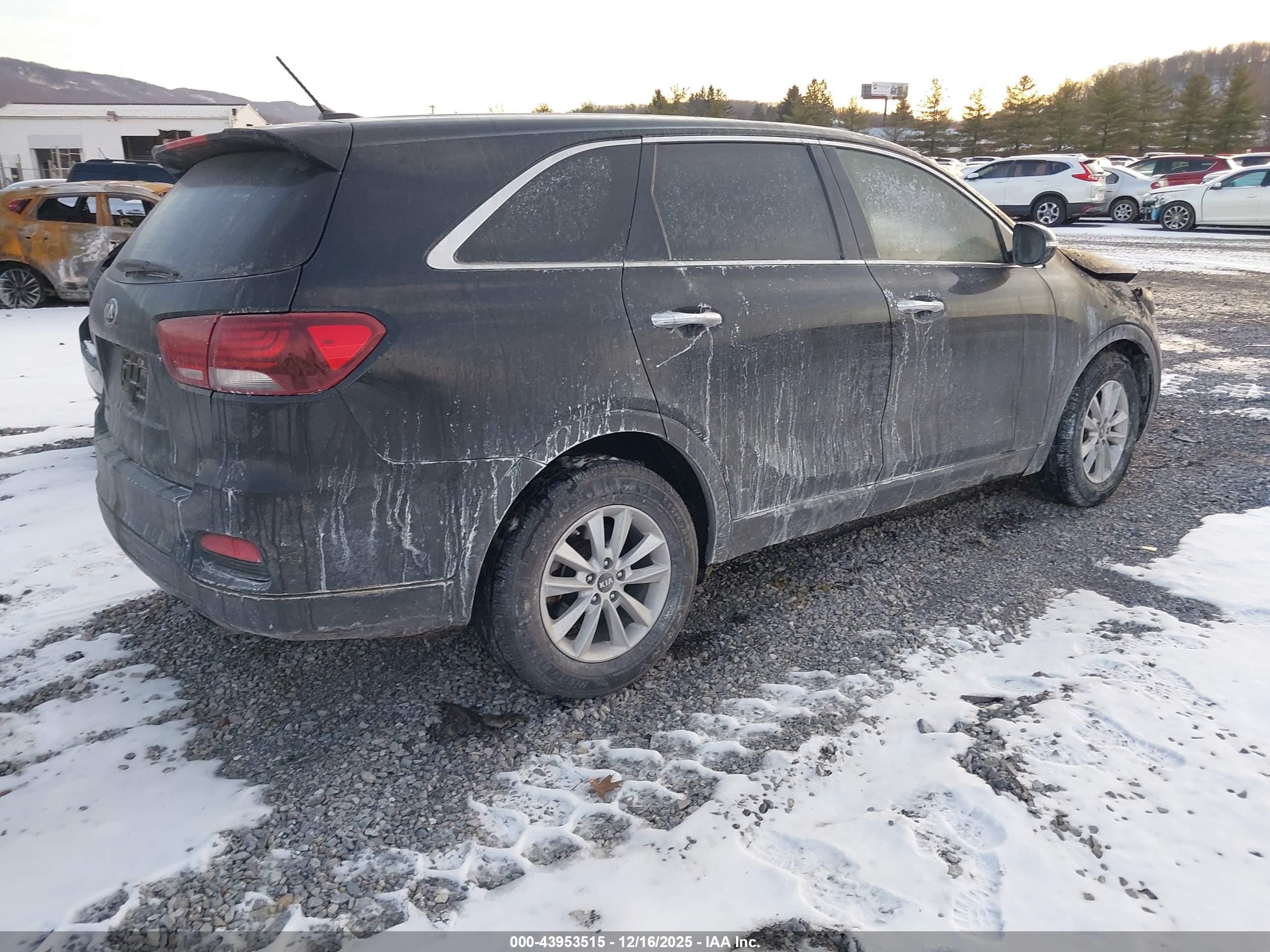 KIA SORENTO image 4