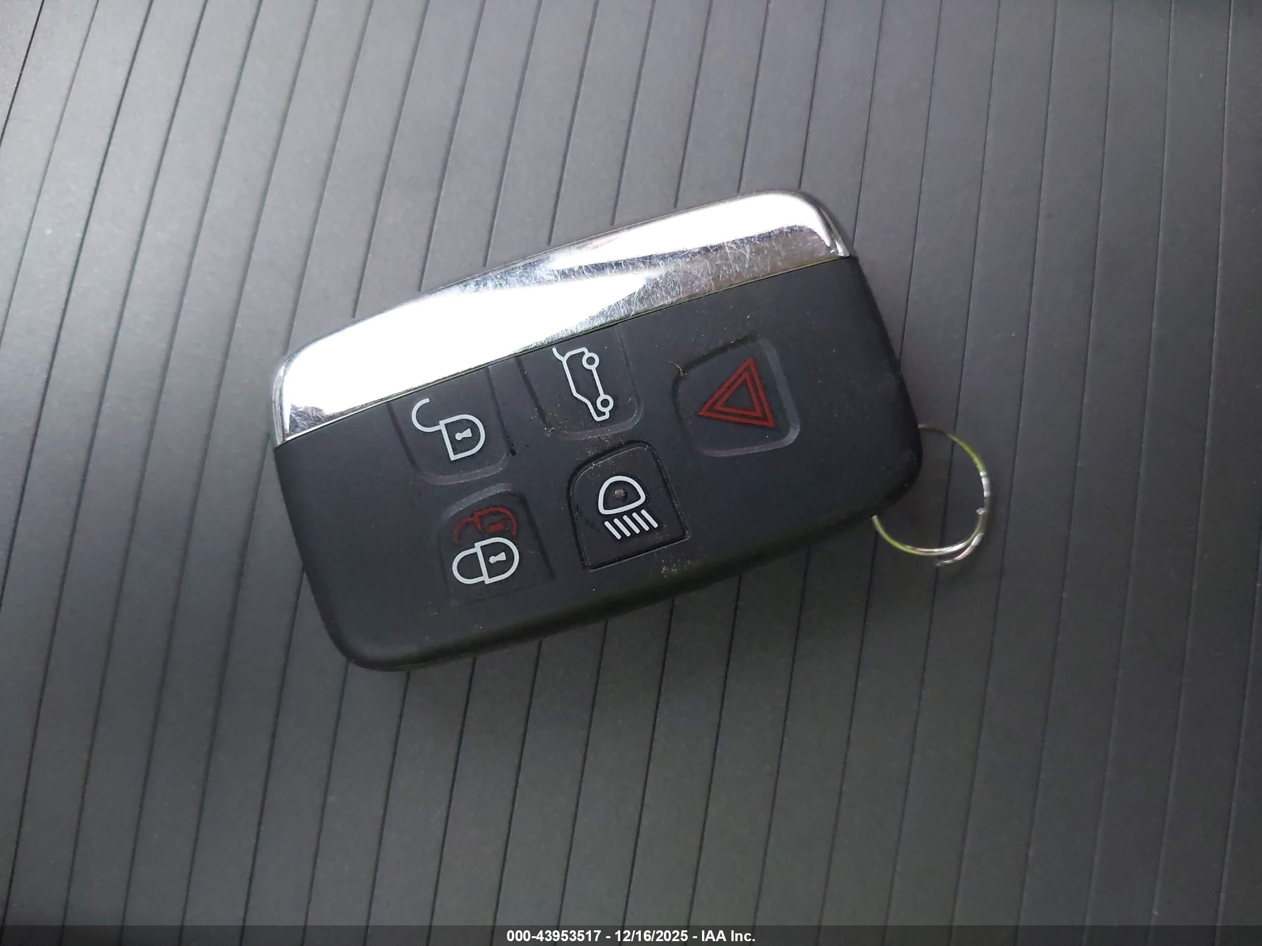 LAND ROVER image 11