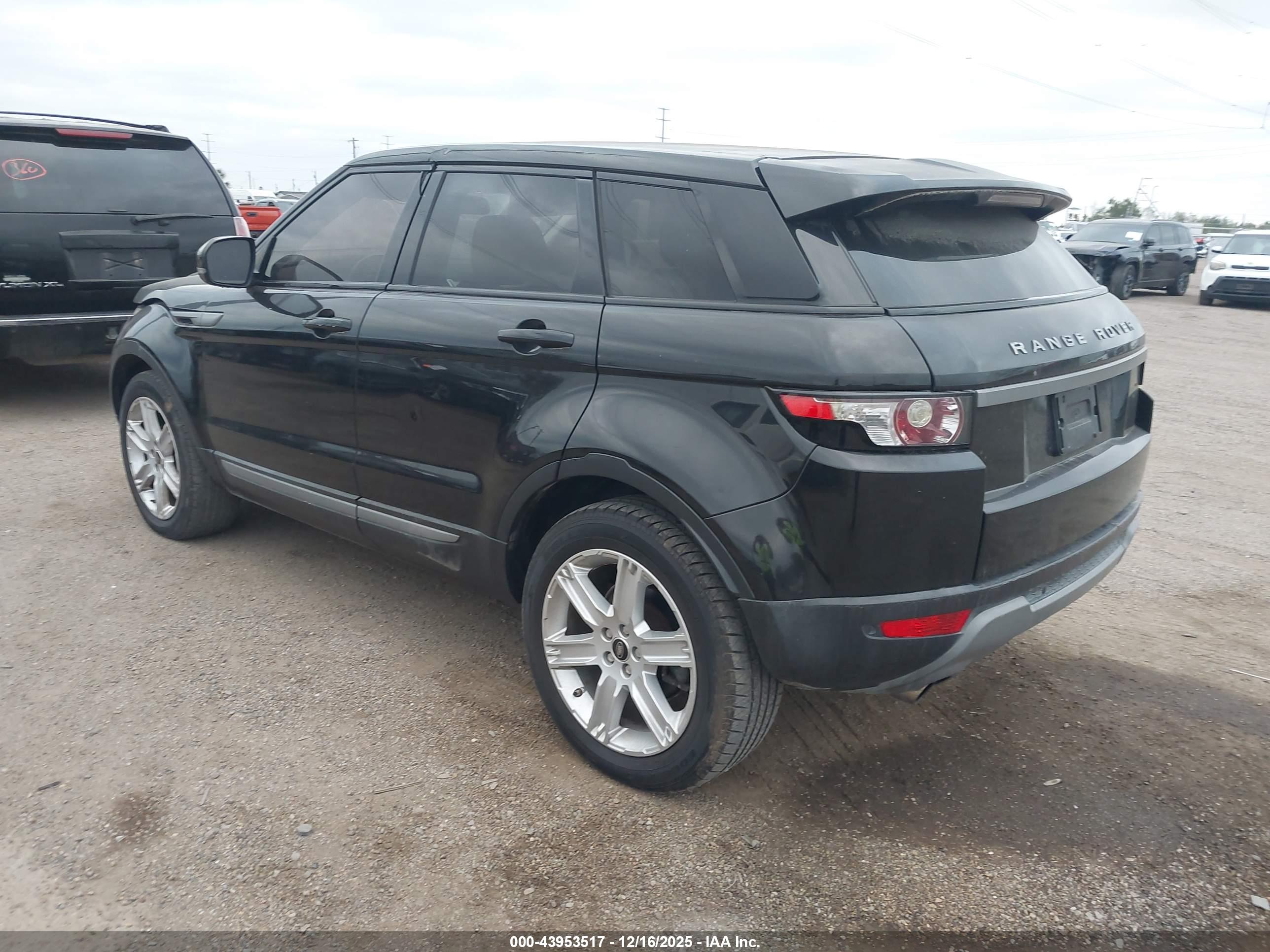 LAND ROVER image 3
