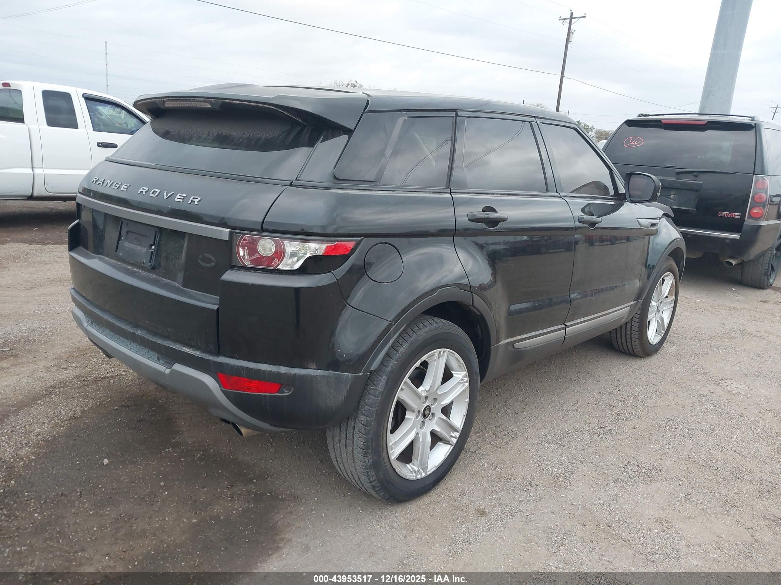 LAND ROVER image 4