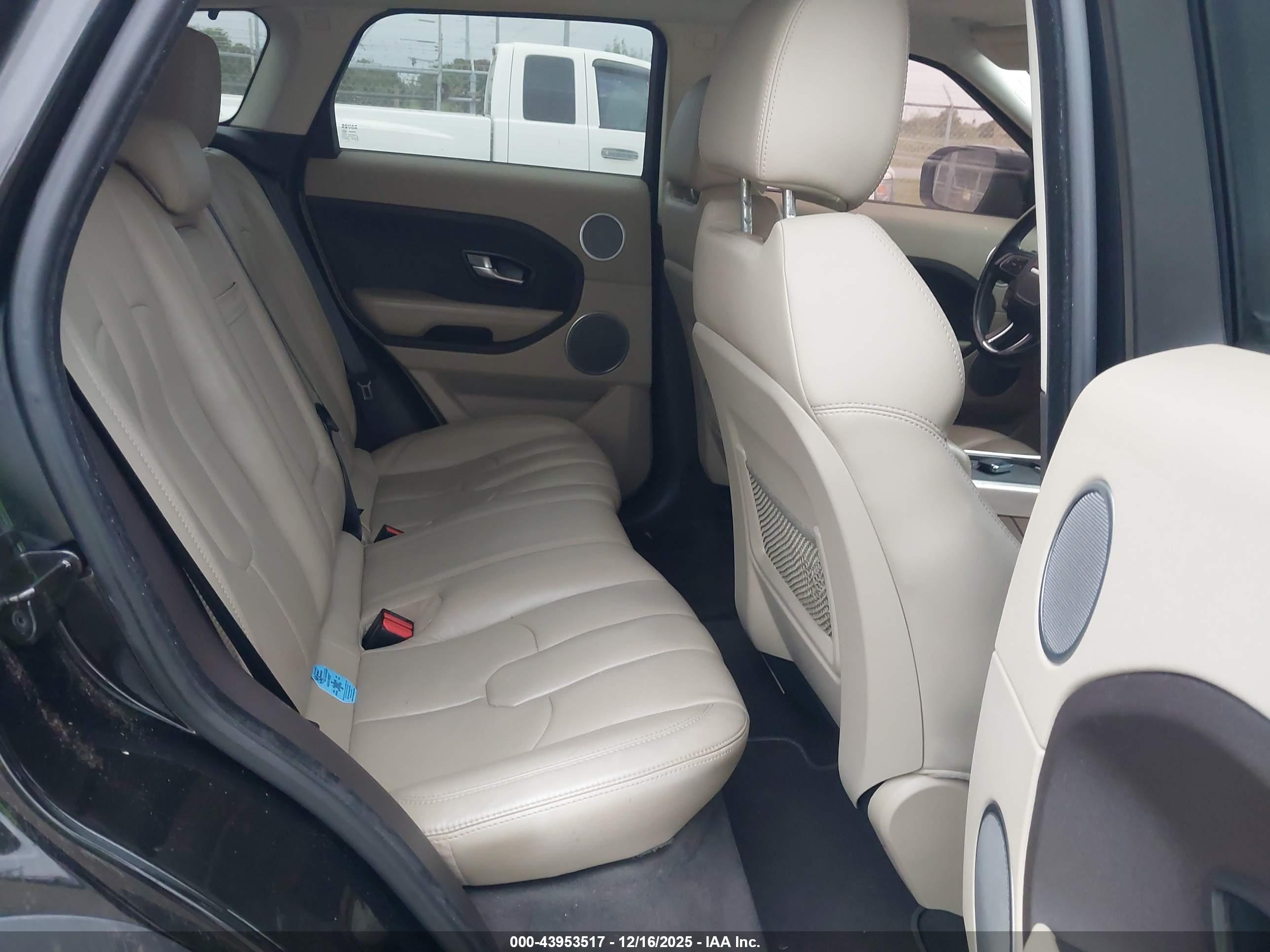 LAND ROVER image 8