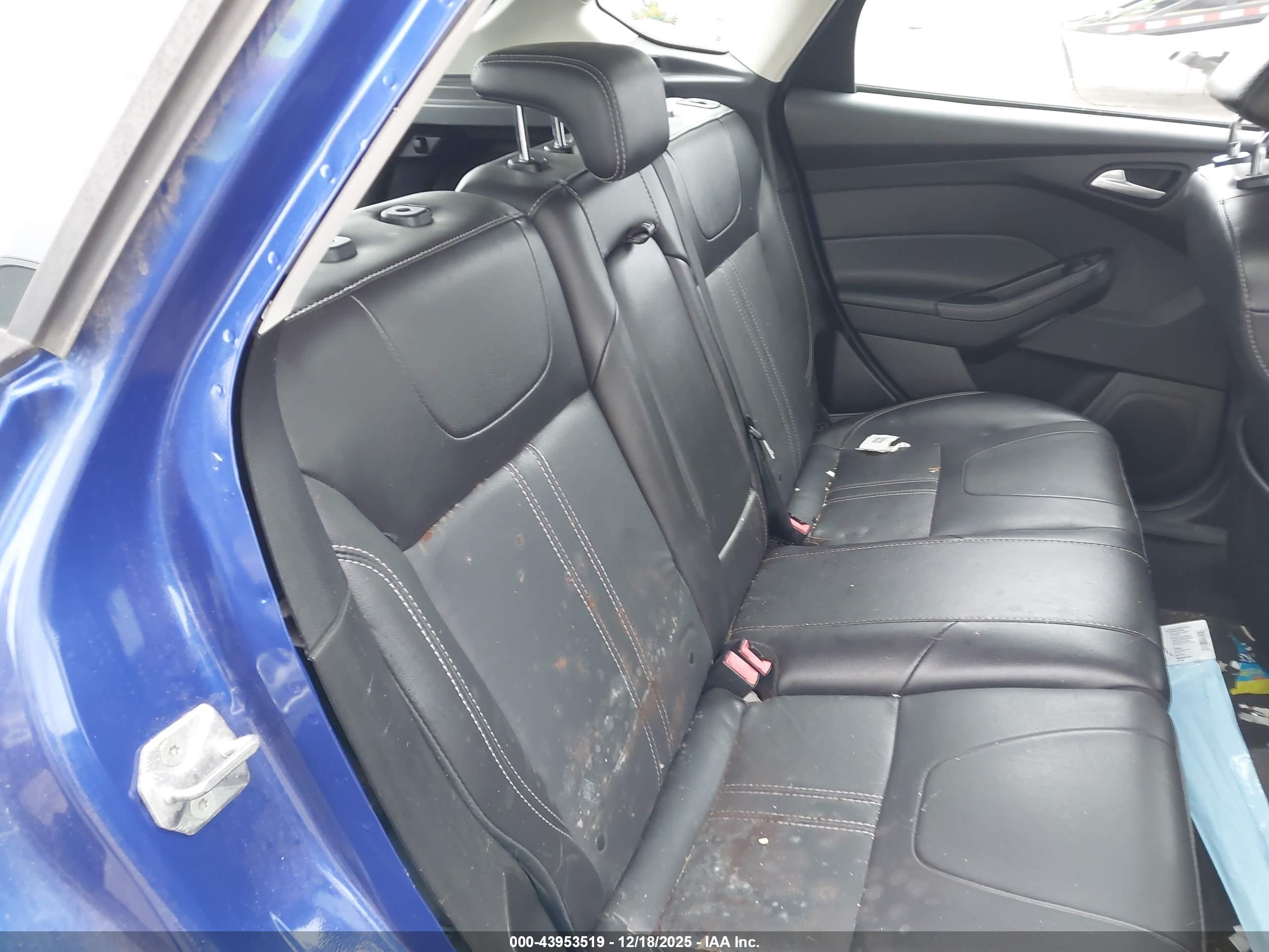 FORD FOCUS image 8