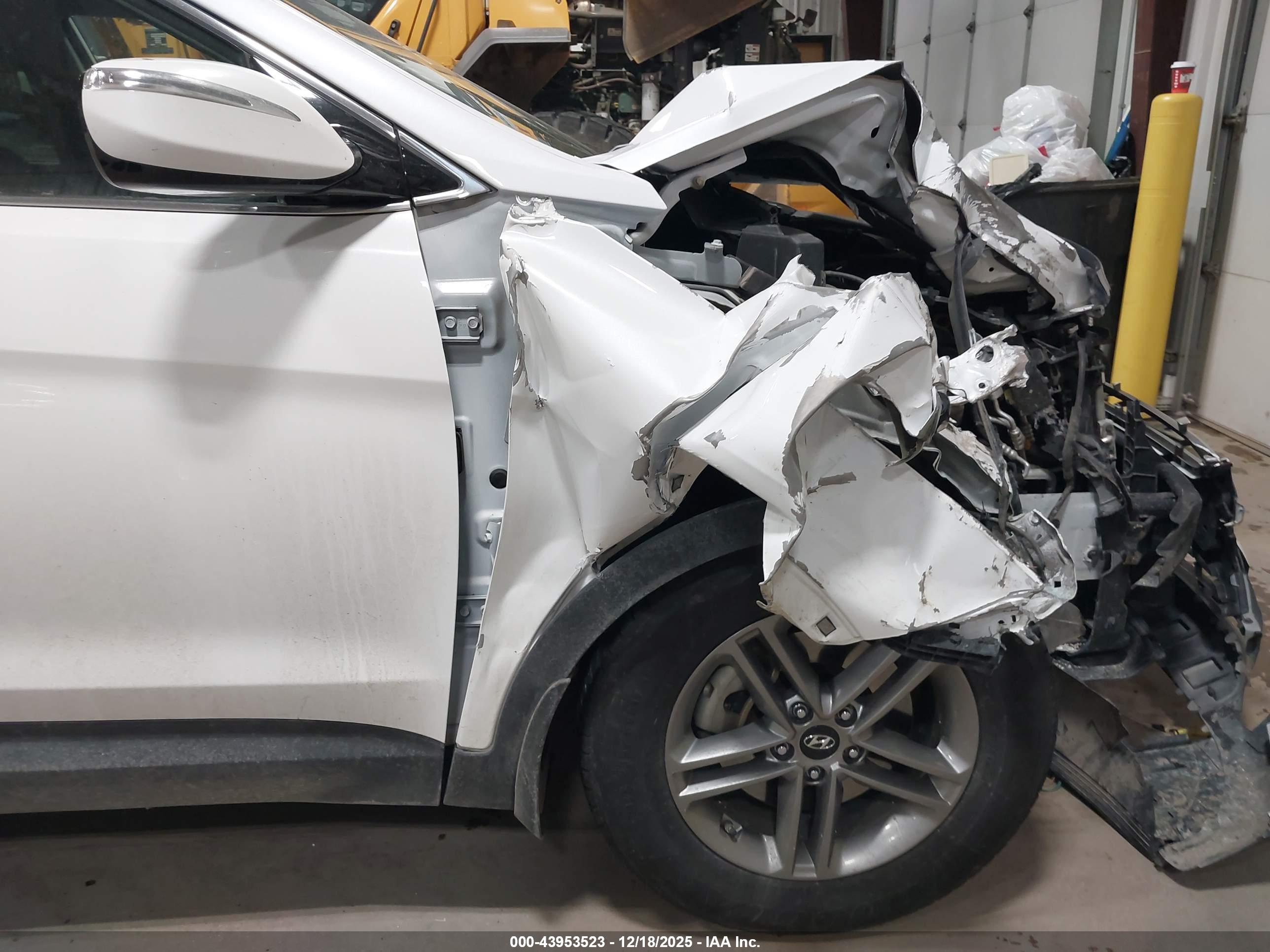 HYUNDAI SANTA image 6