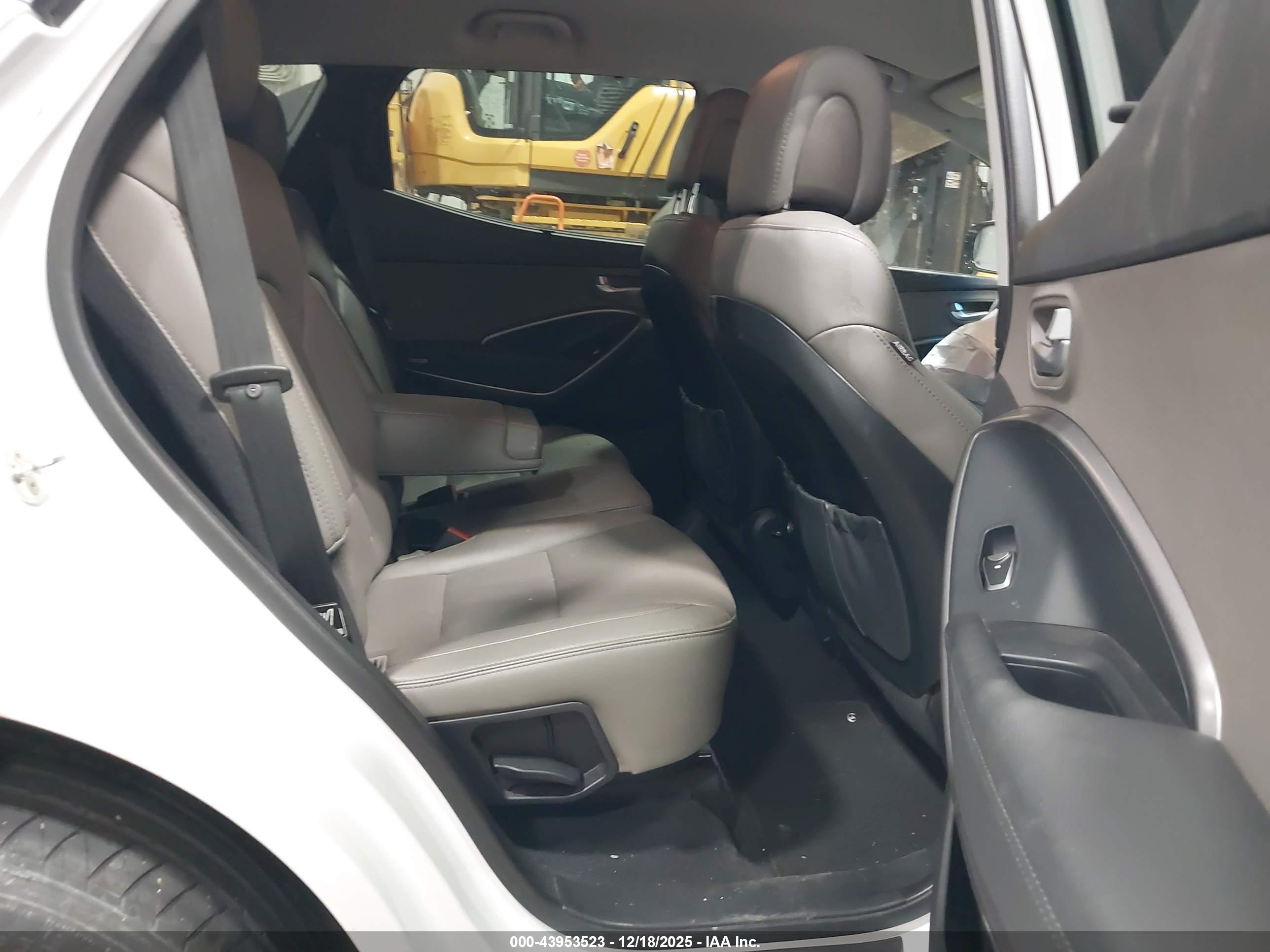 HYUNDAI SANTA image 8