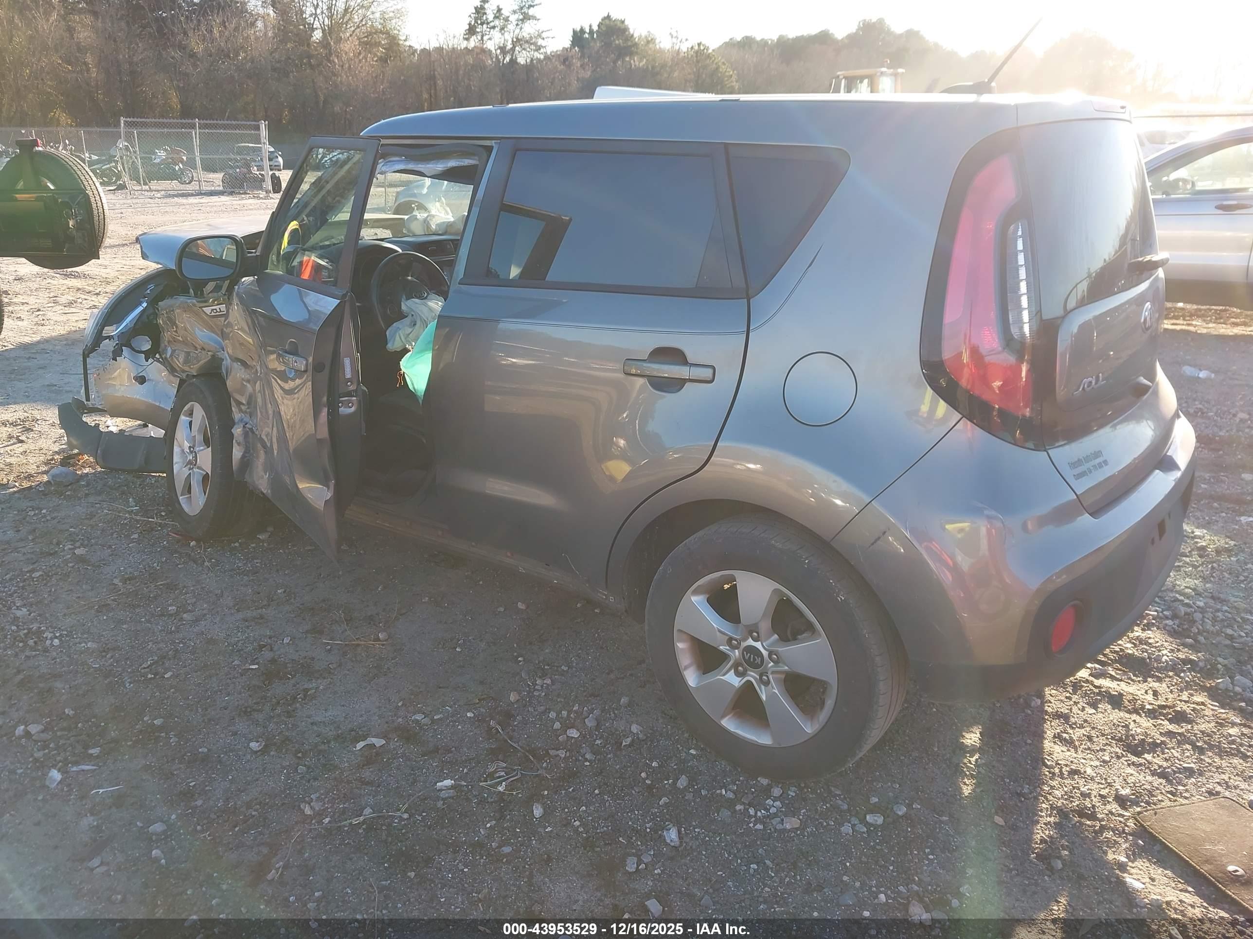 KIA SOUL image 3
