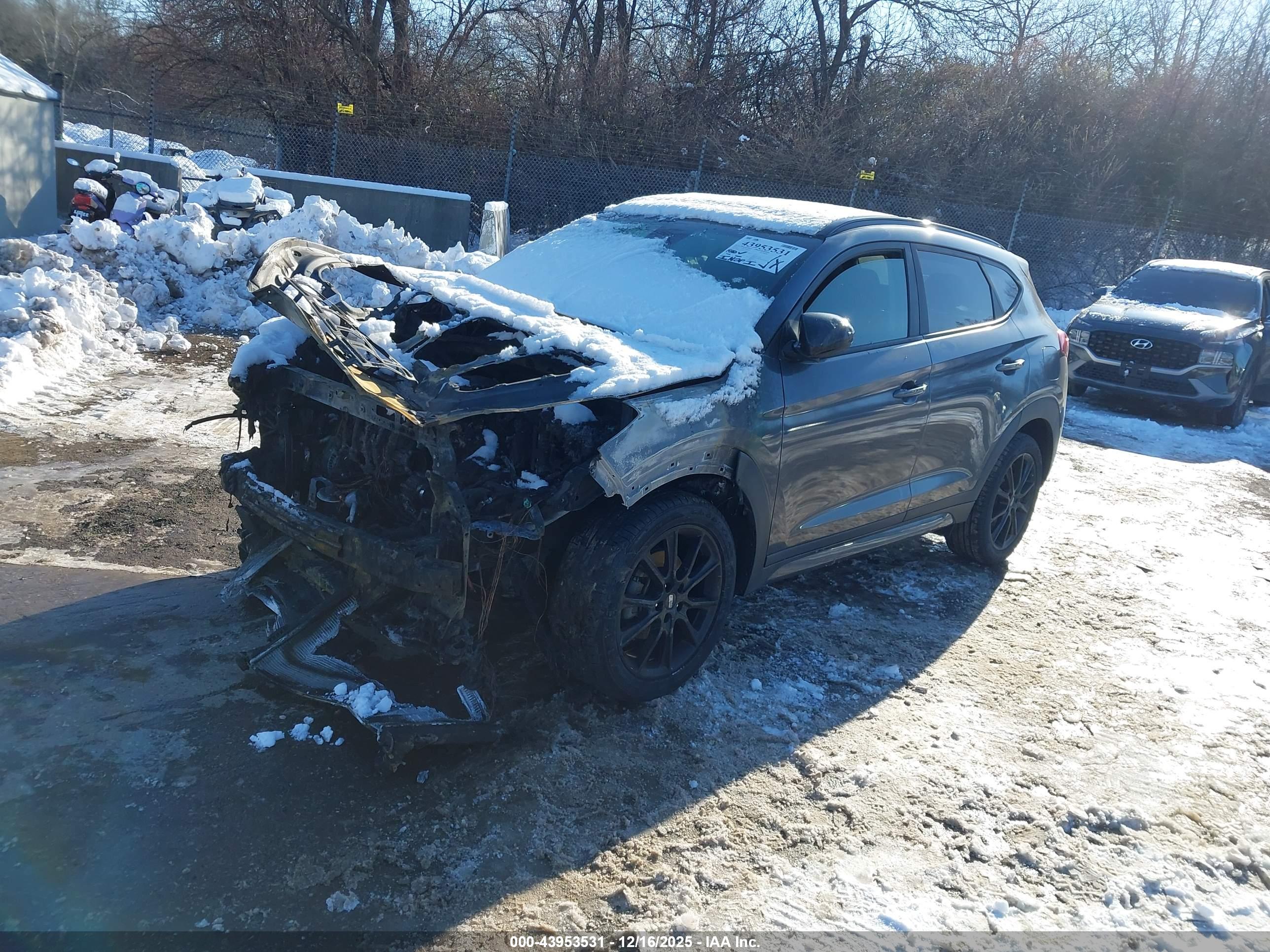 HYUNDAI TUCSON image 2