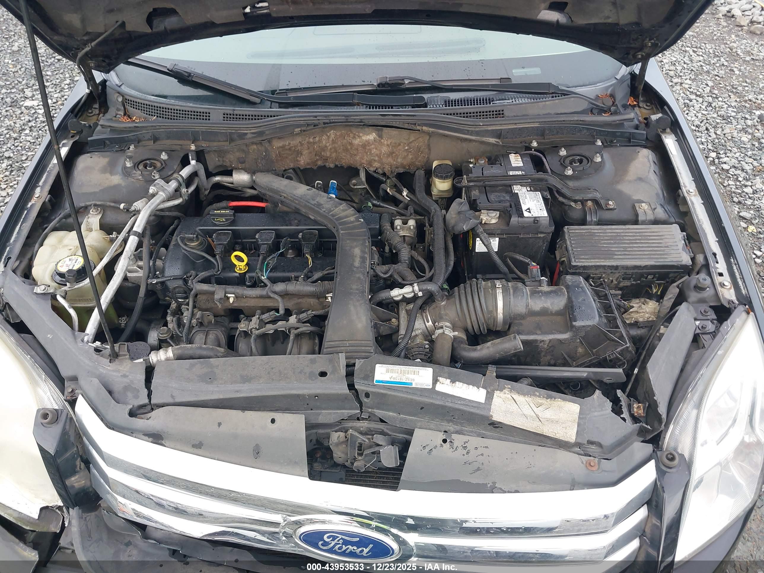 FORD FUSION image 10