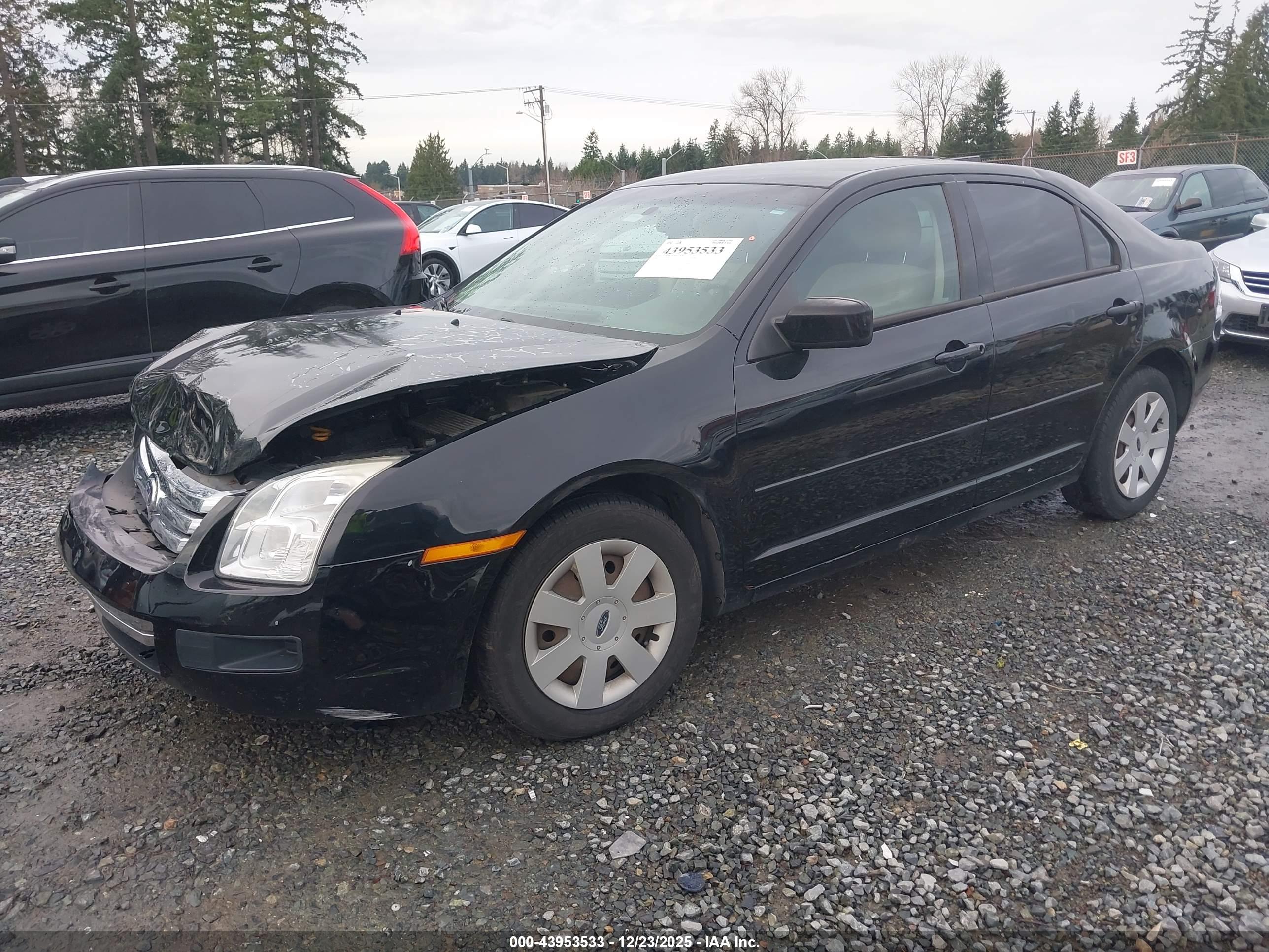 FORD FUSION image 2