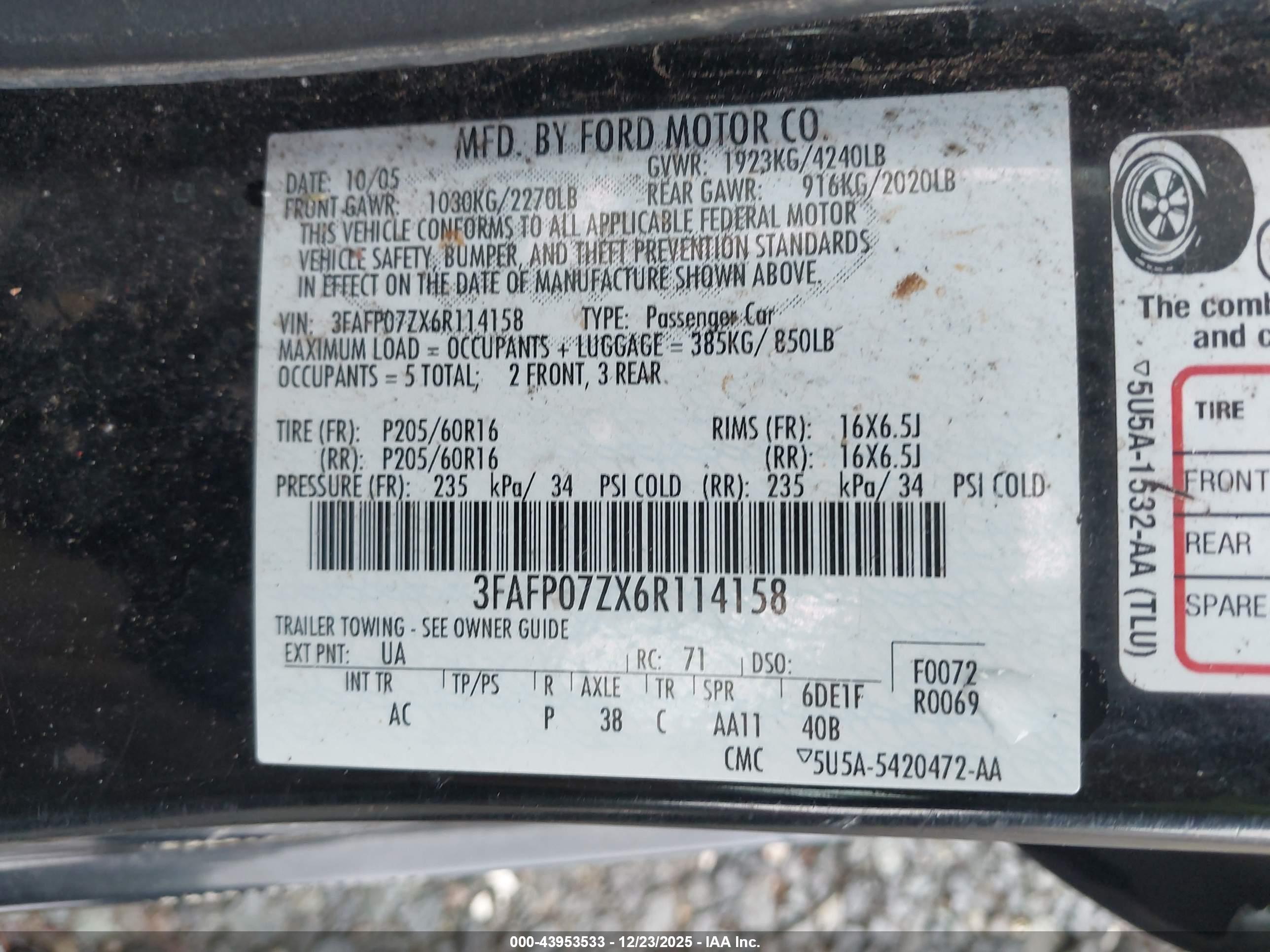 FORD FUSION image 9
