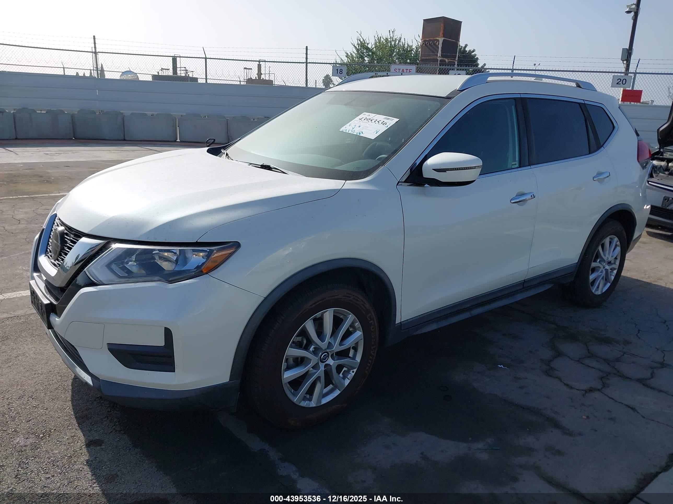 NISSAN ROGUE image 2