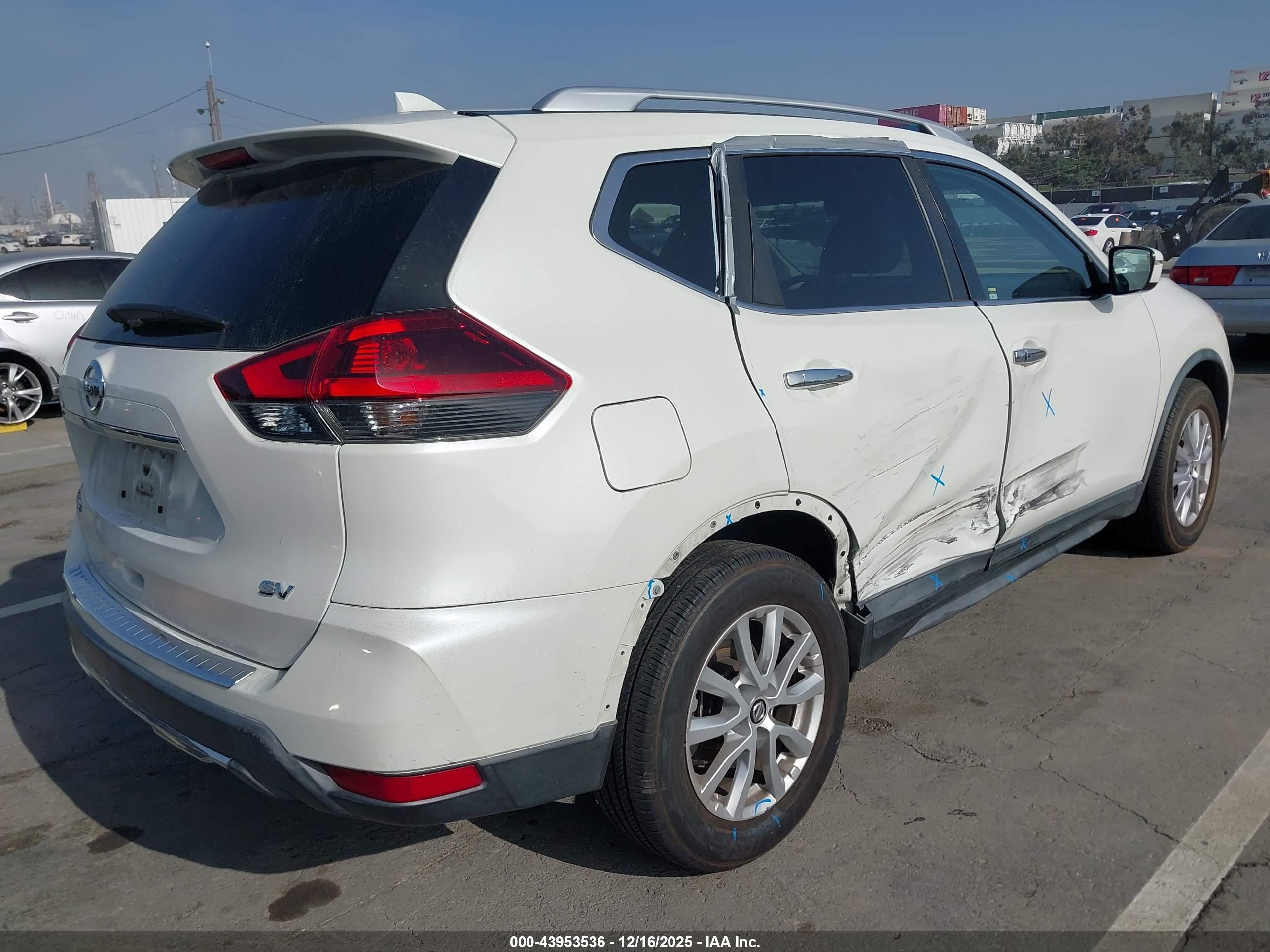 NISSAN ROGUE image 4