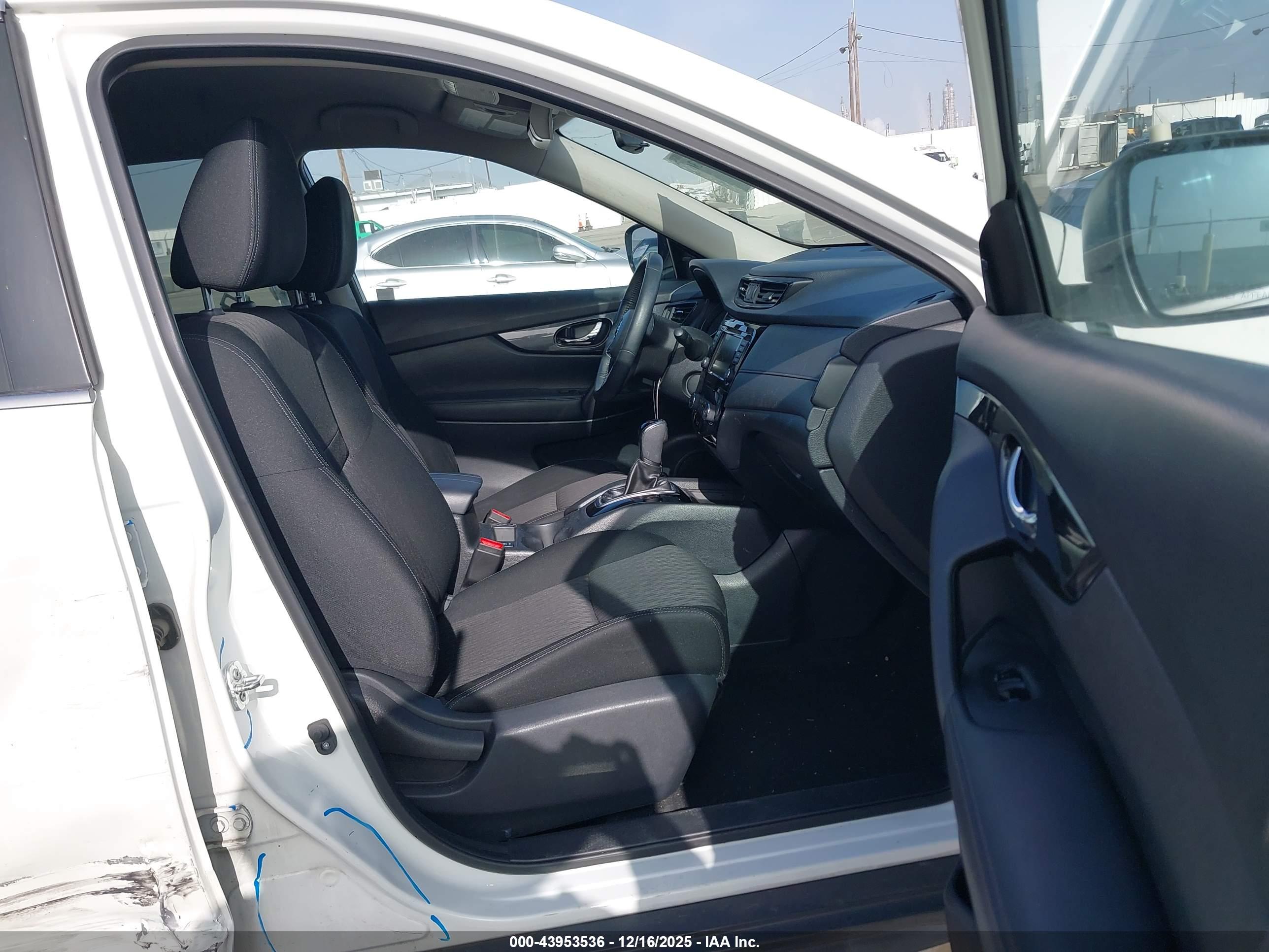 NISSAN ROGUE image 5