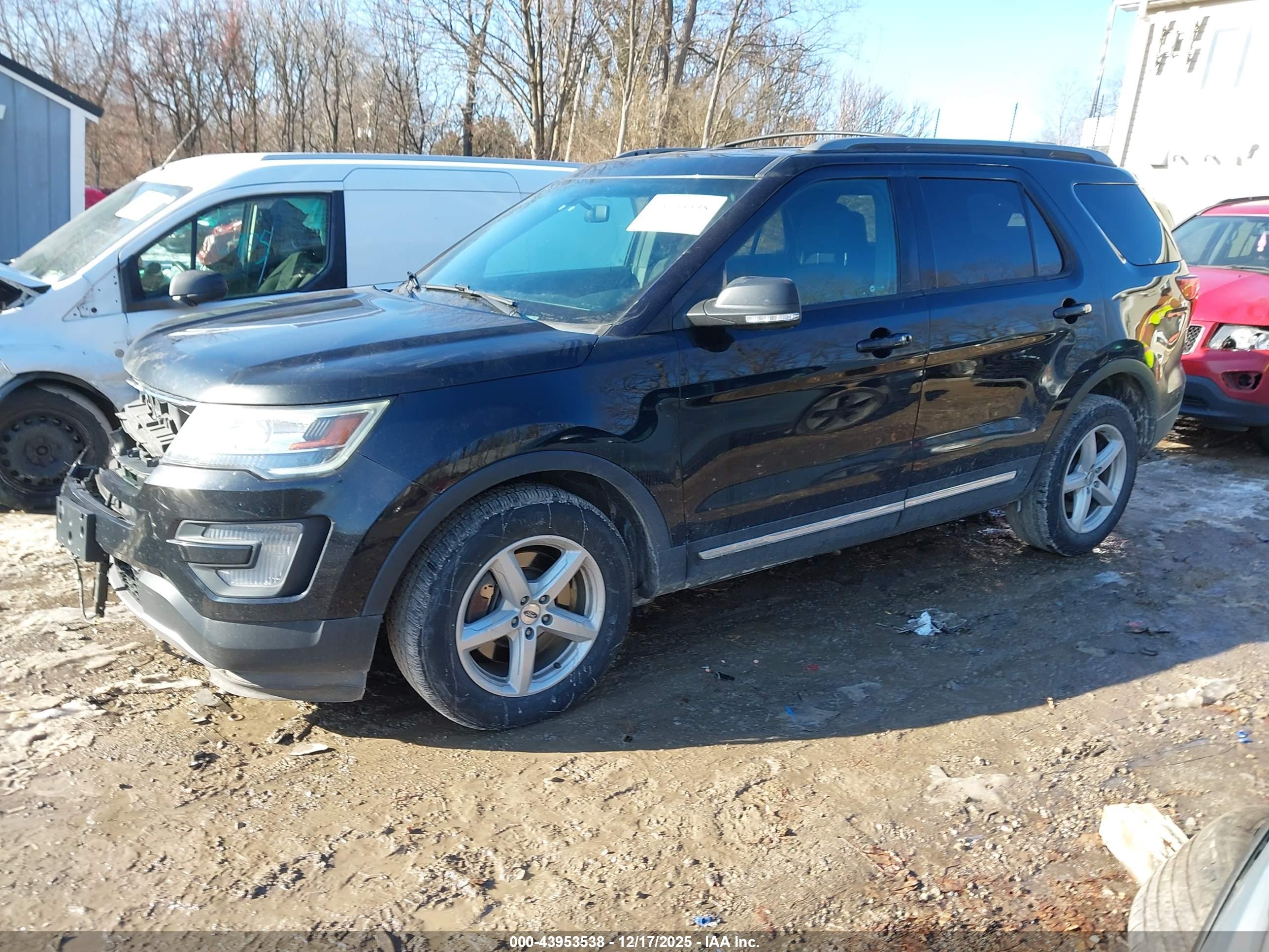 FORD EXPLORER image 2