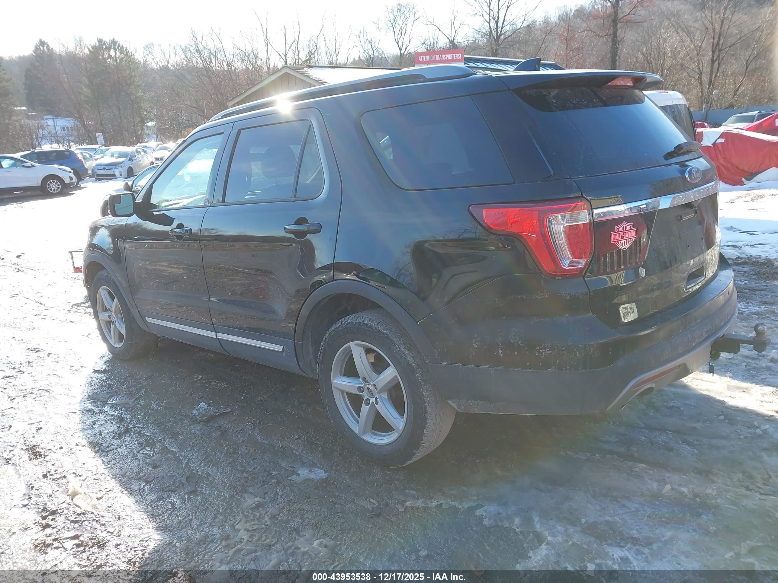 FORD EXPLORER image 3