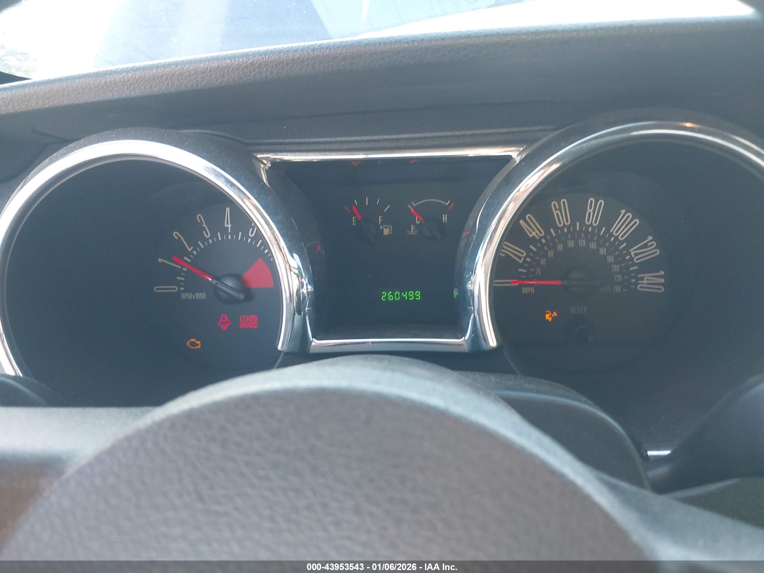 FORD MUSTANG image 7