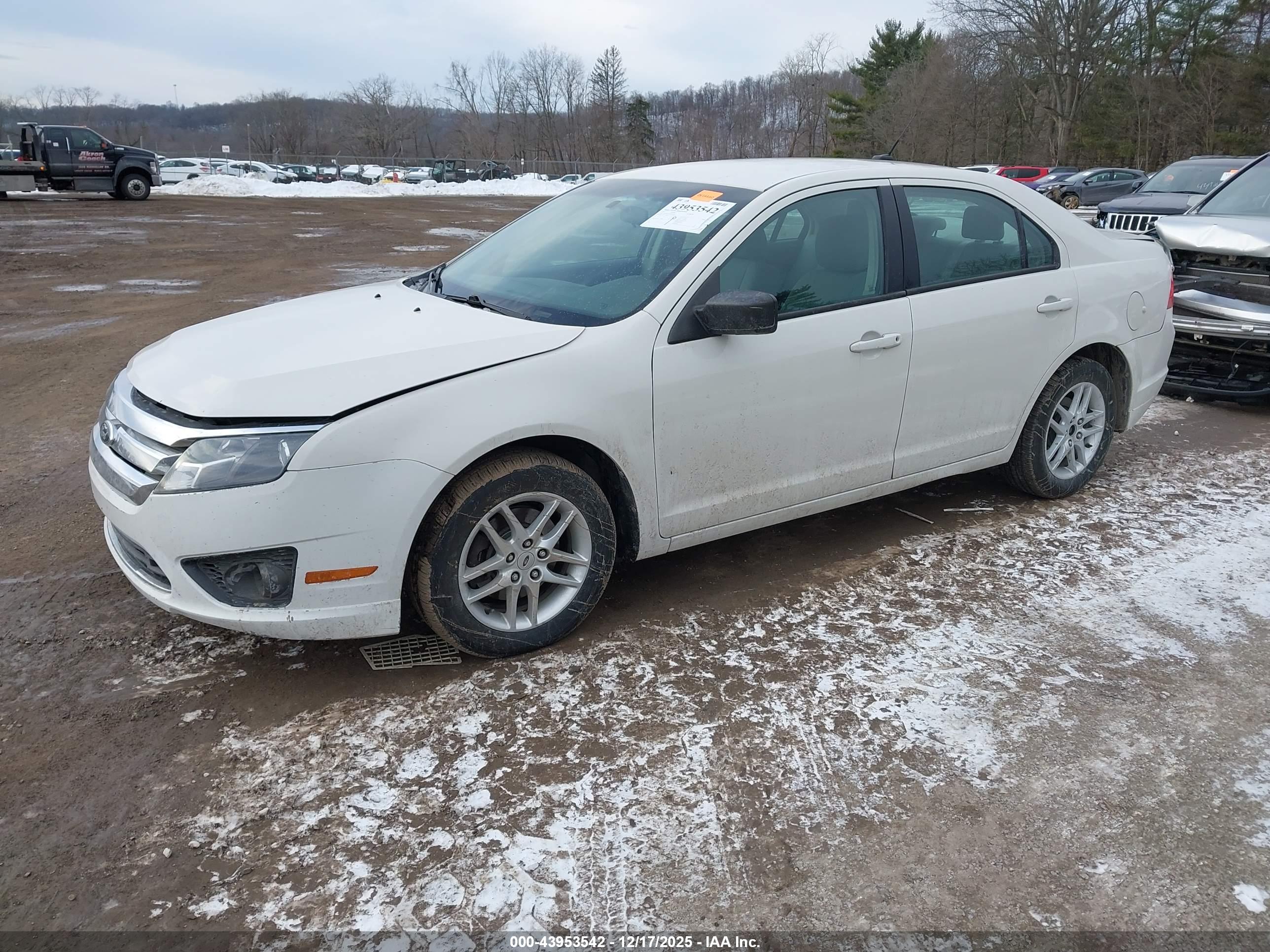 FORD FUSION image 2