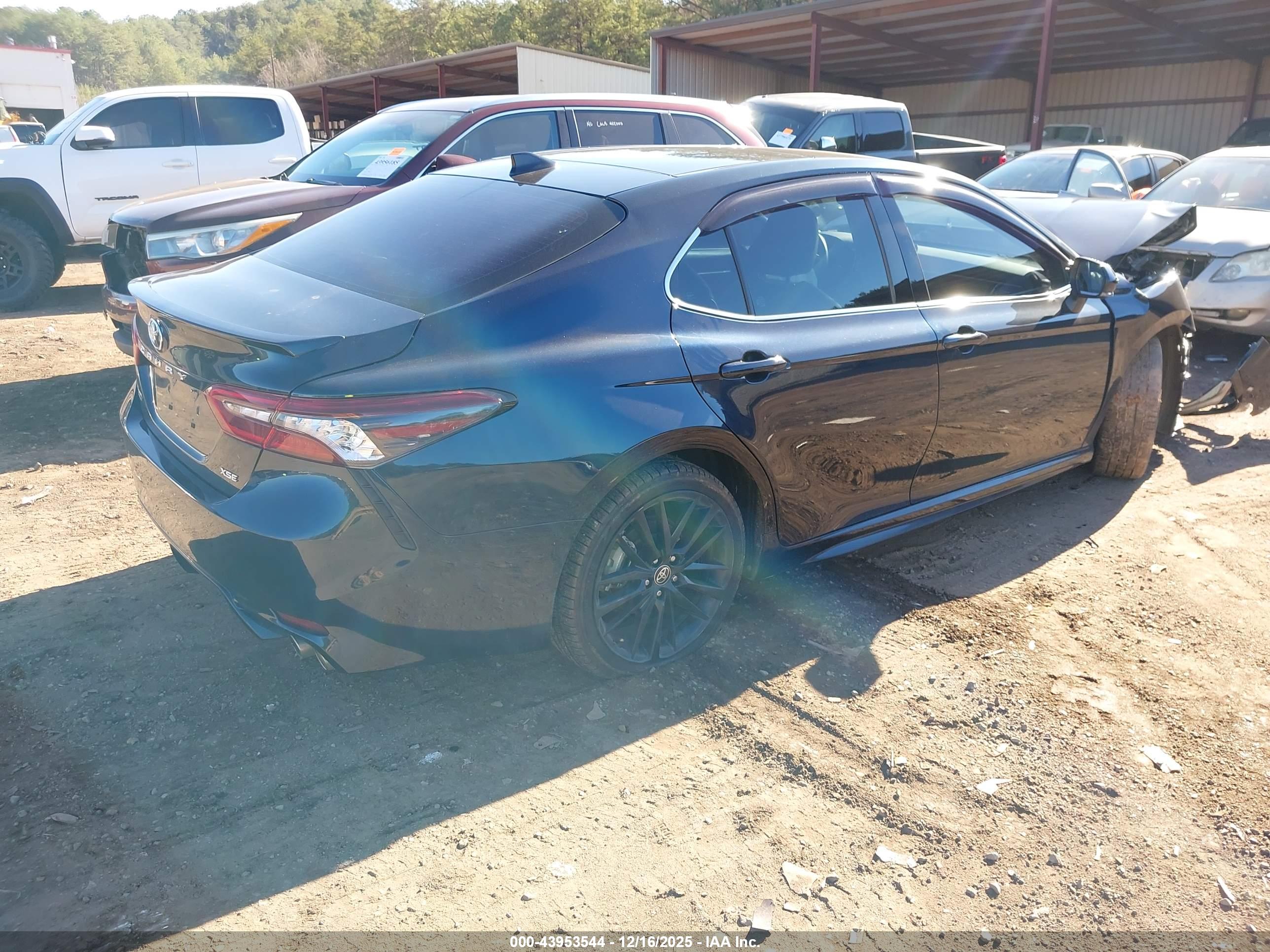 TOYOTA CAMRY image 4