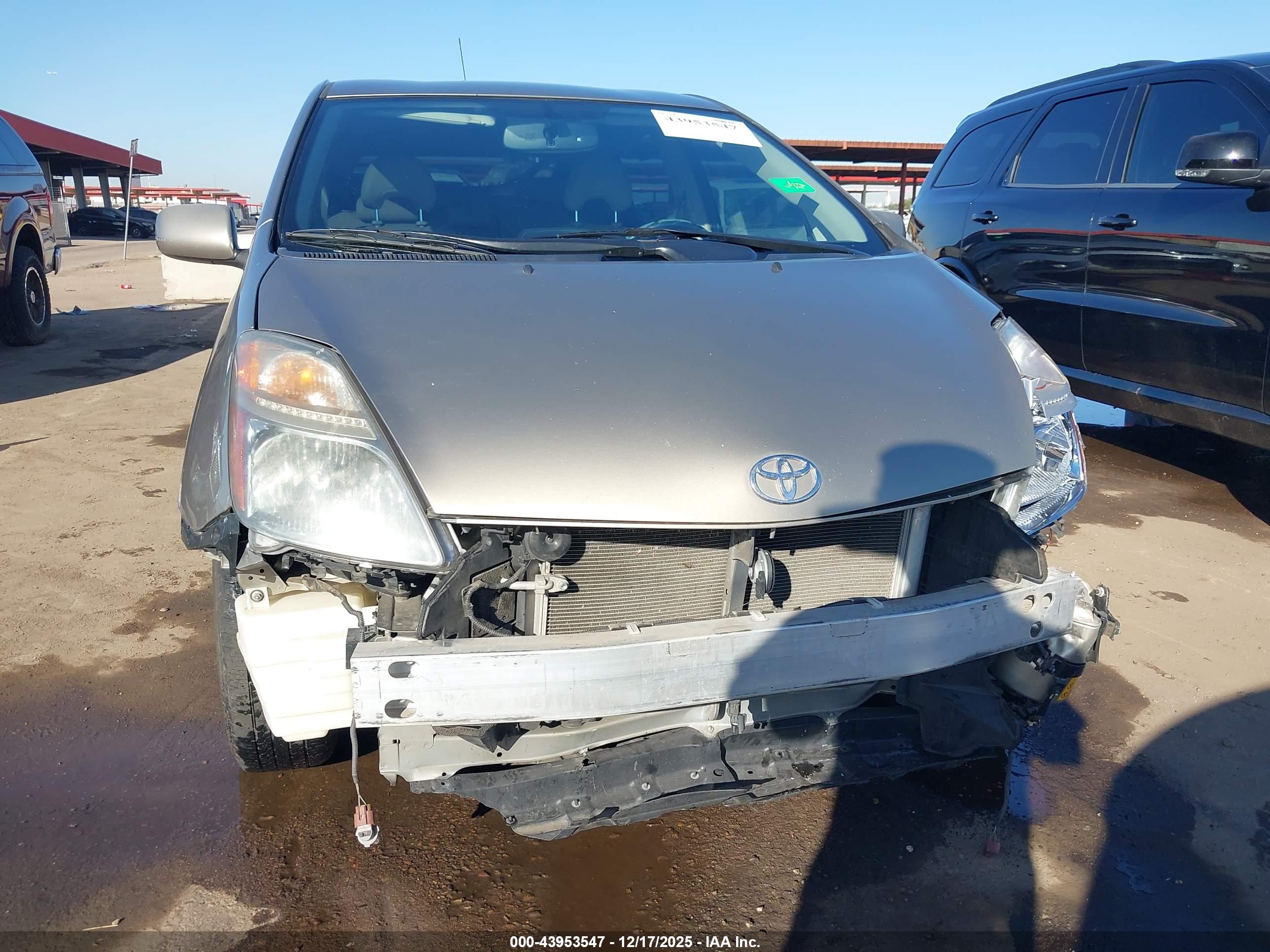 TOYOTA PRIUS image 6