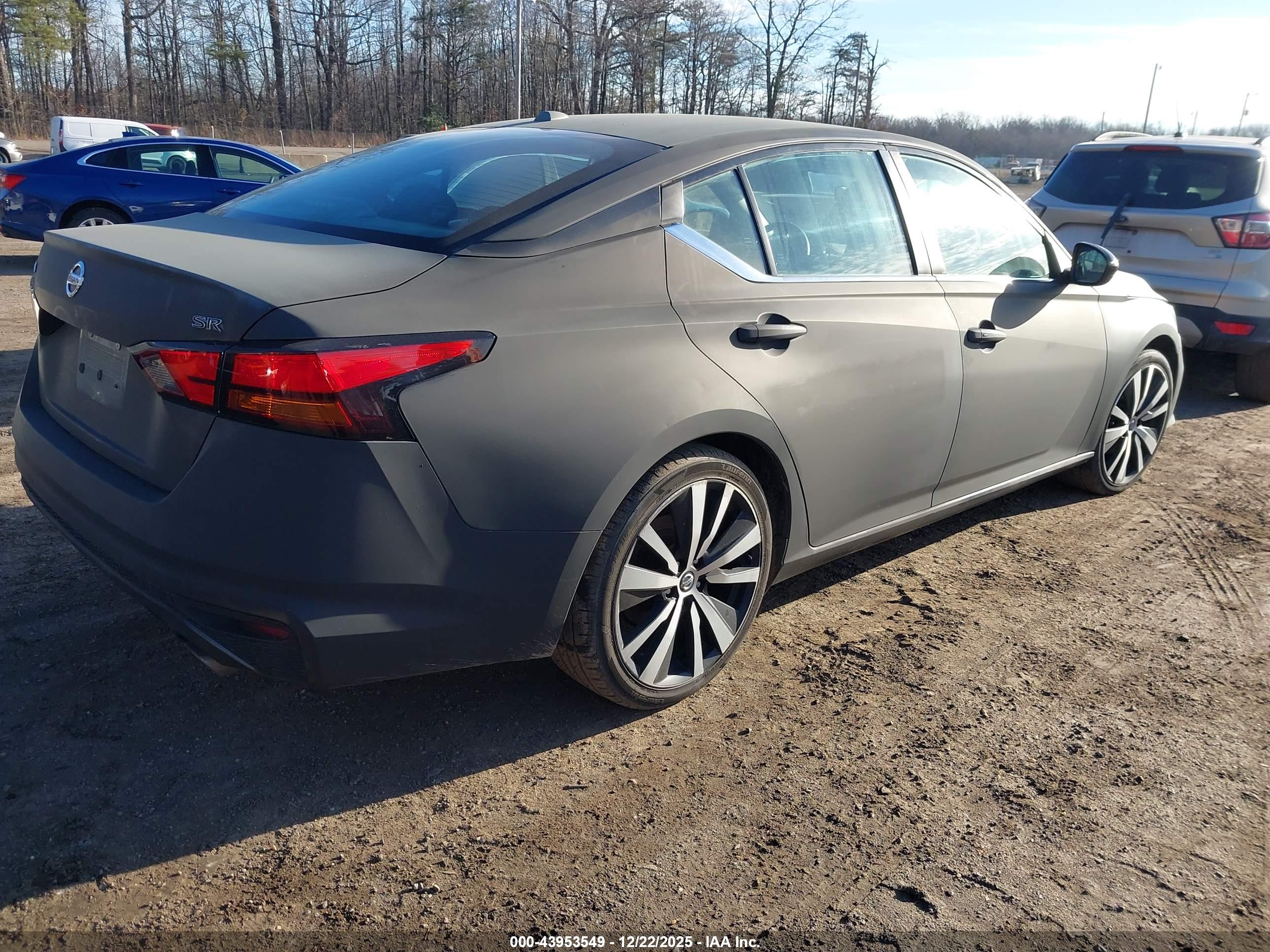 NISSAN ALTIMA image 4