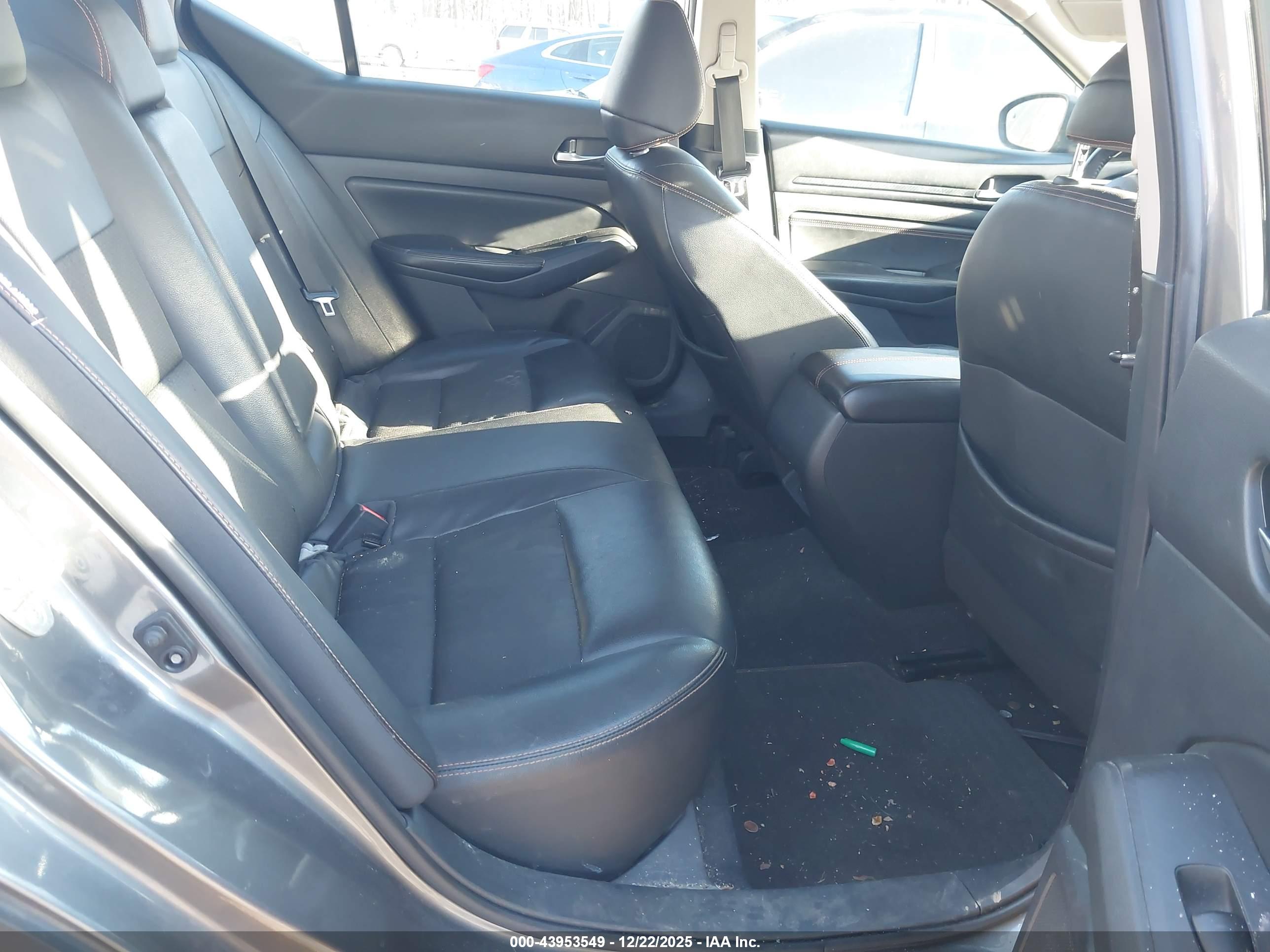 NISSAN ALTIMA image 8