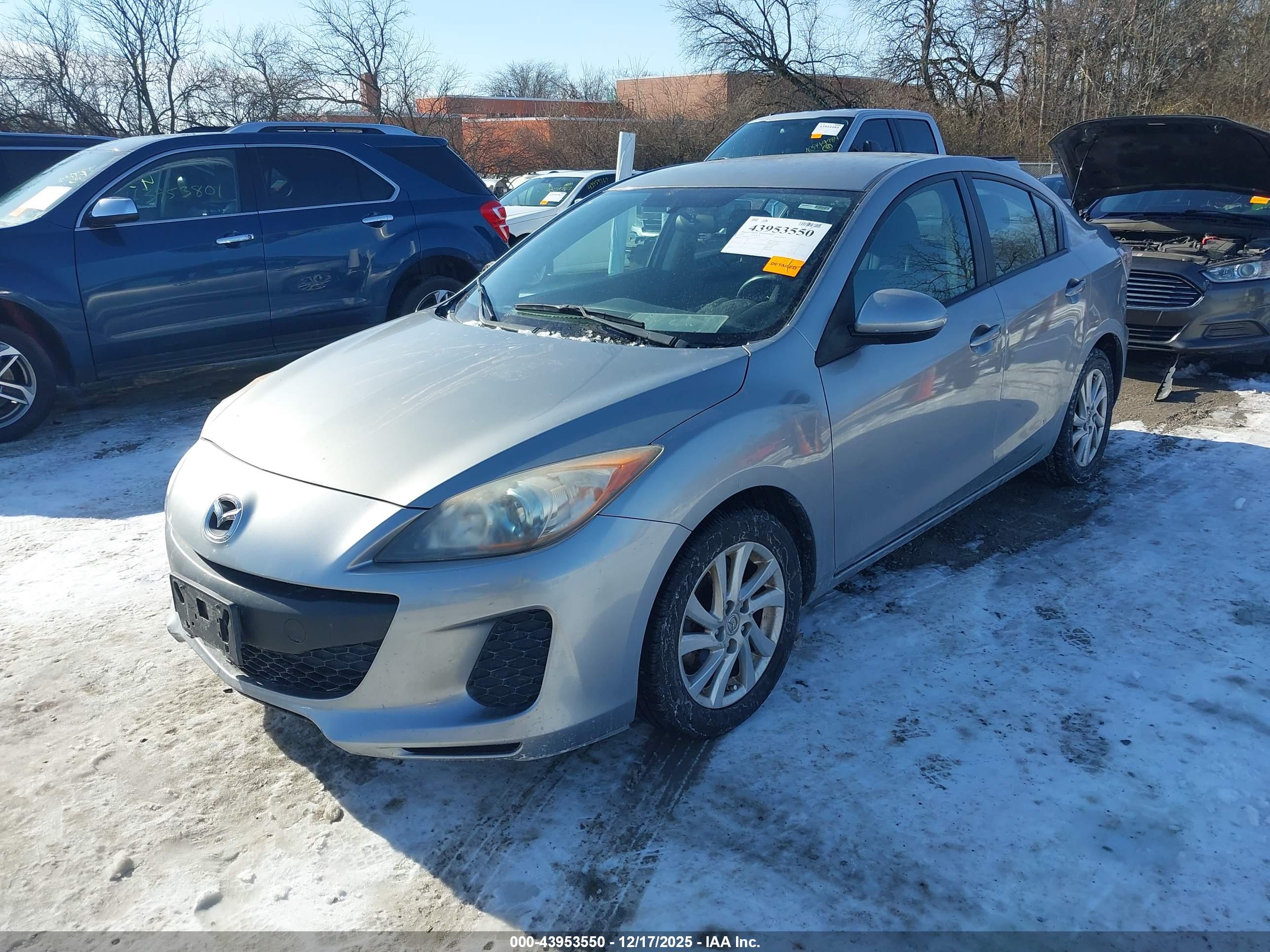 MAZDA MAZDA3 image 2