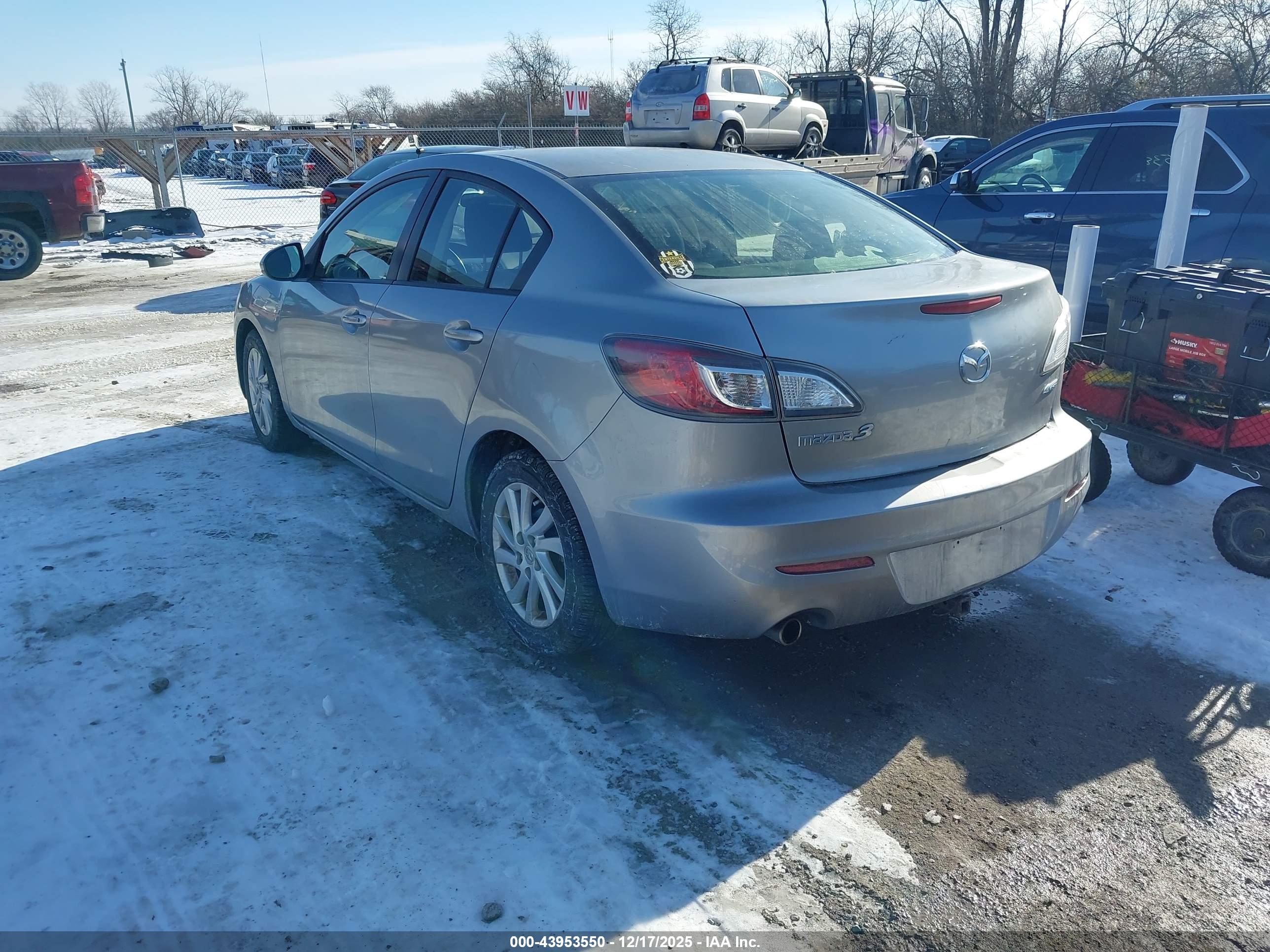 MAZDA MAZDA3 image 3