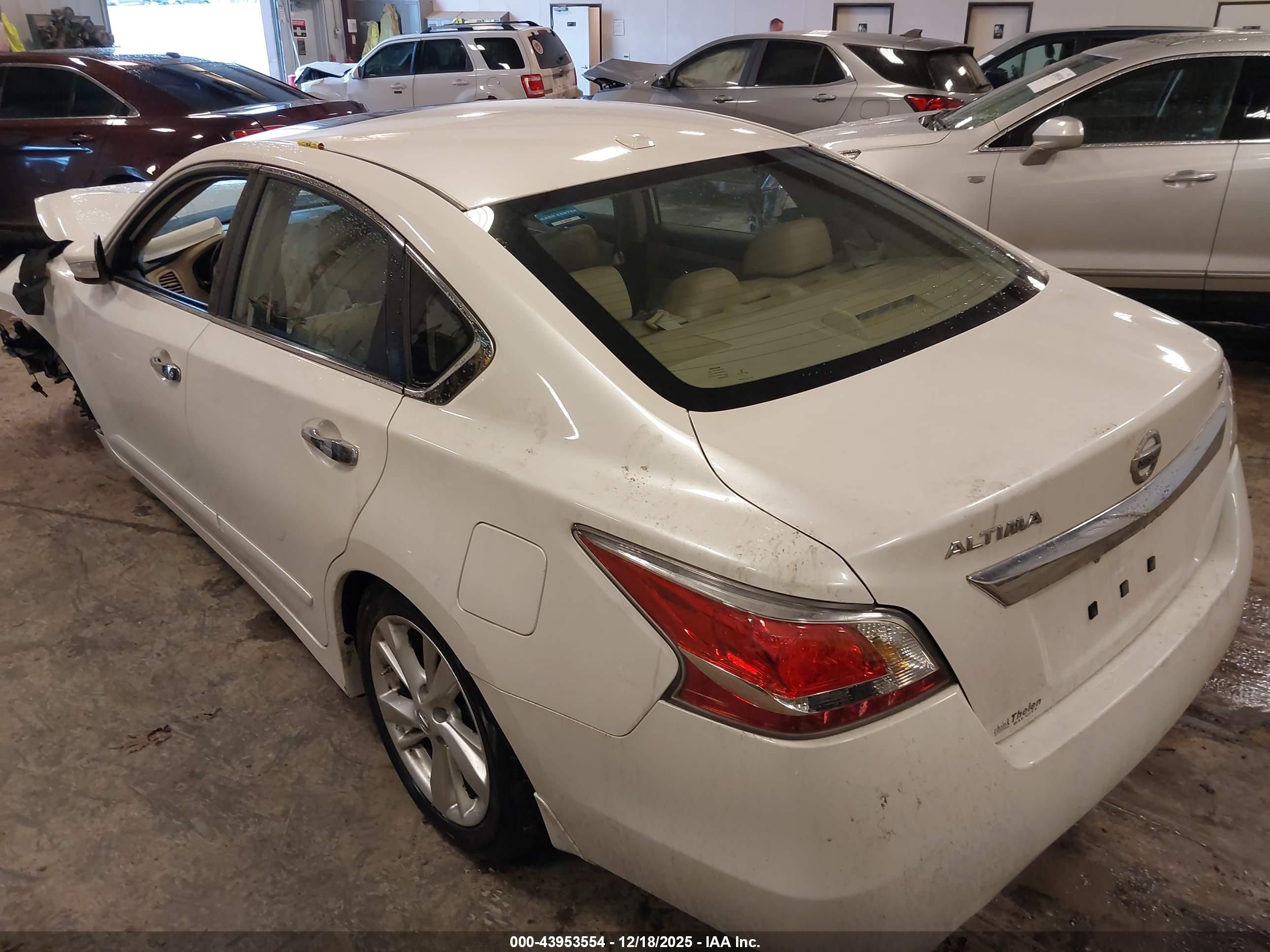 NISSAN ALTIMA image 3