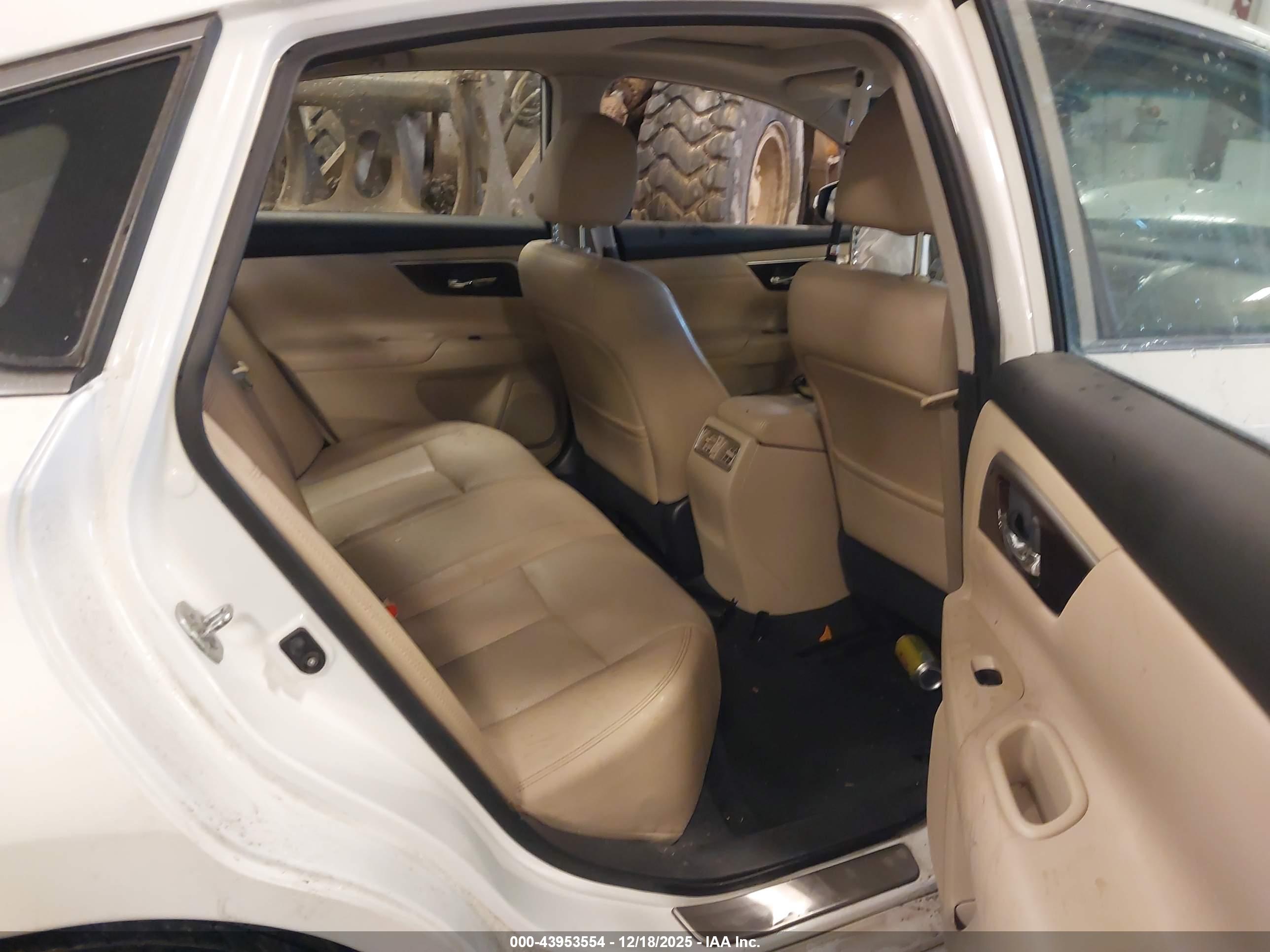 NISSAN ALTIMA image 8