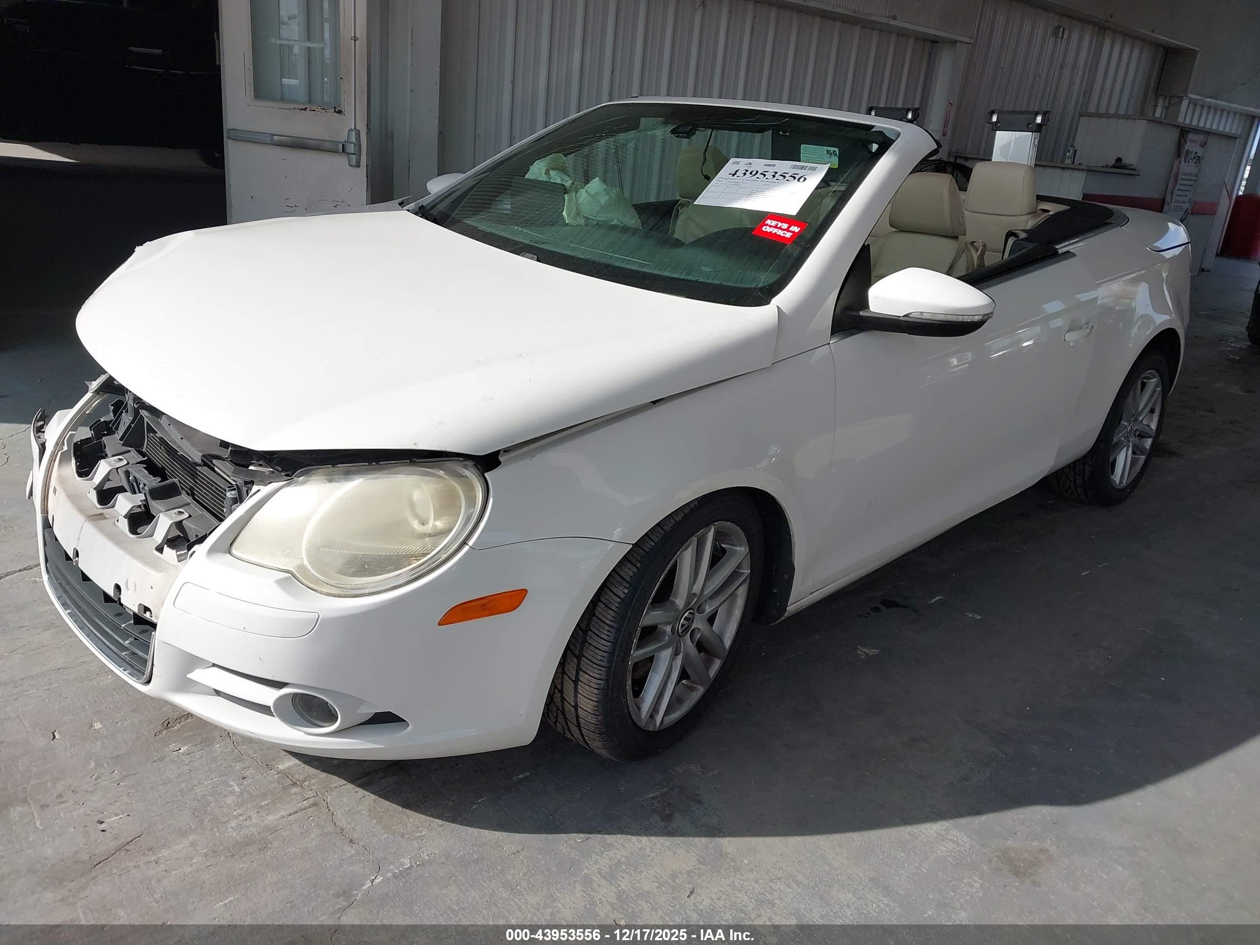 VOLKSWAGEN EOS image 2