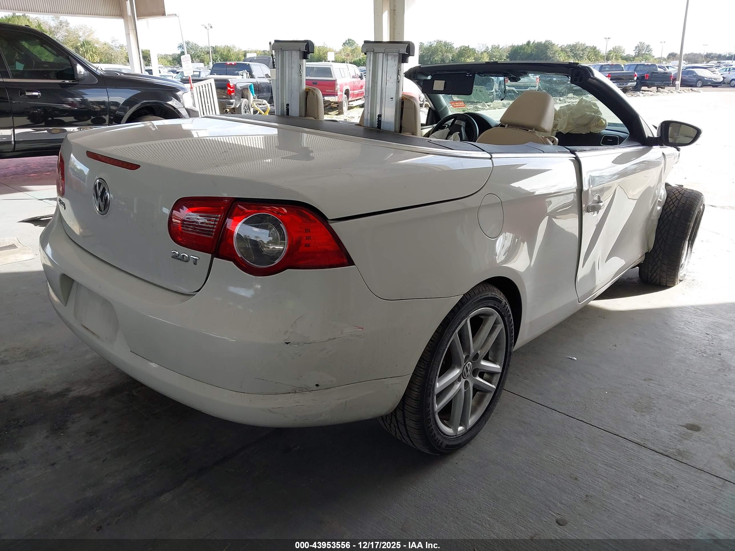VOLKSWAGEN EOS image 4