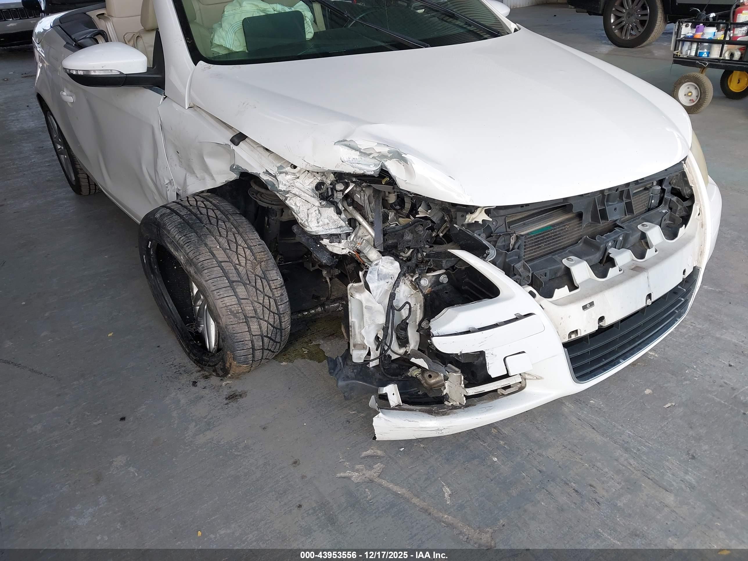 VOLKSWAGEN EOS image 6