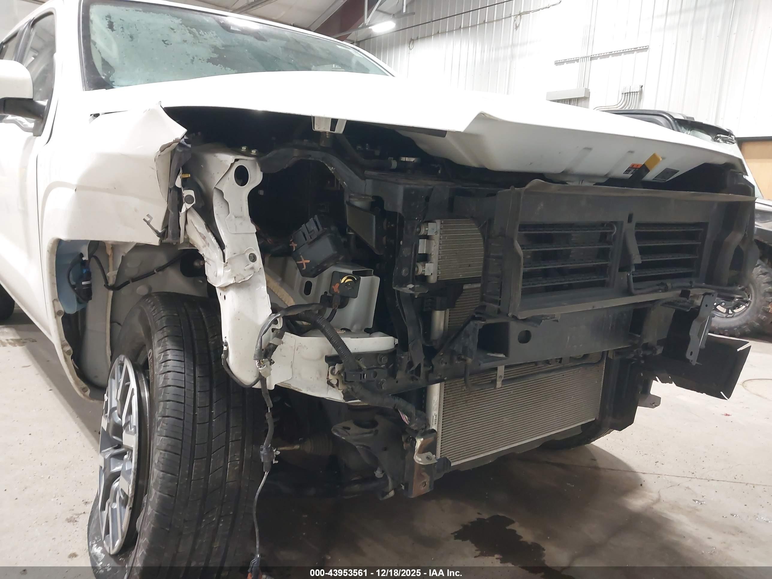NISSAN FRONTIER image 6