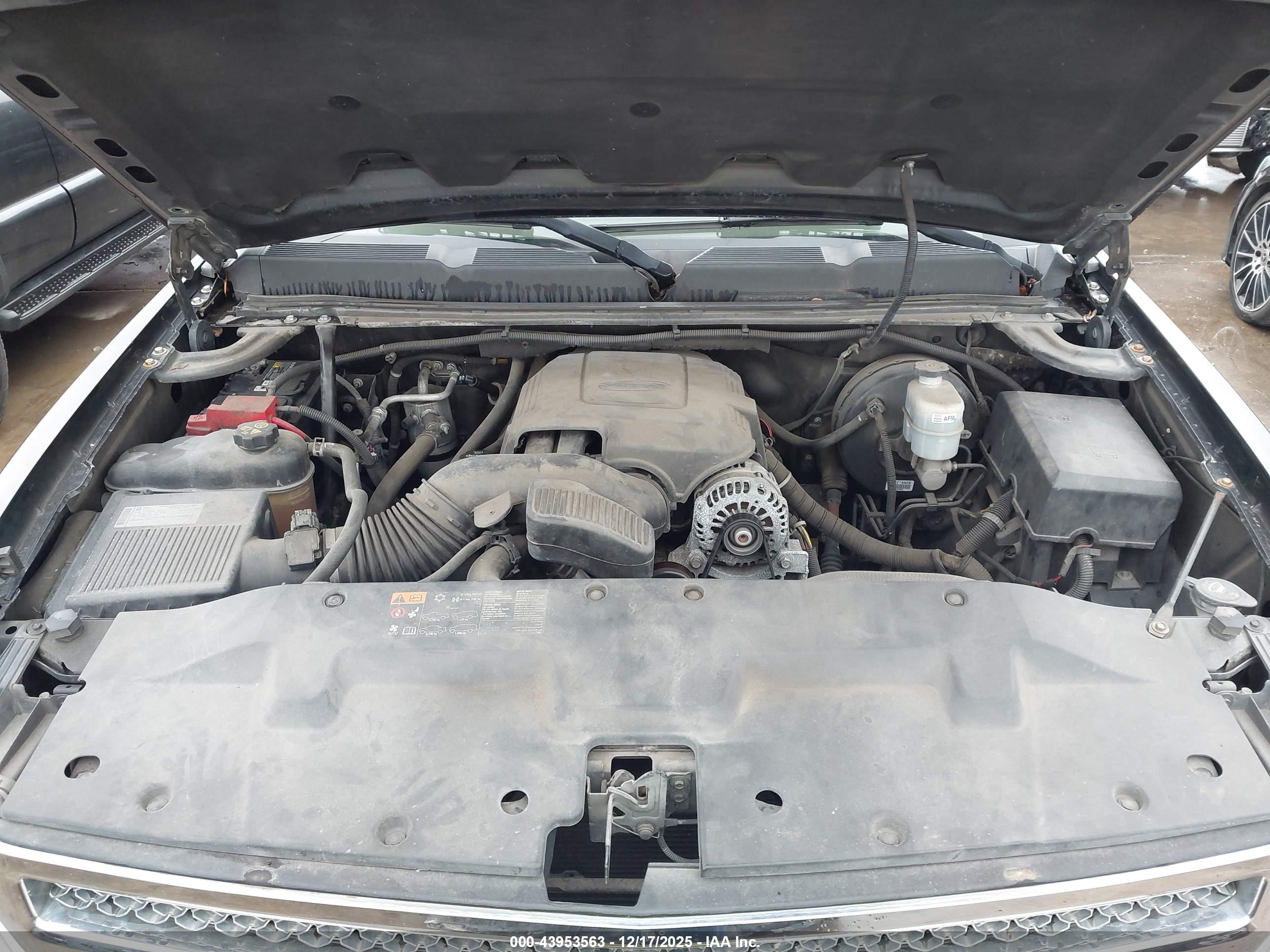 CHEVROLET SILVERADO image 10