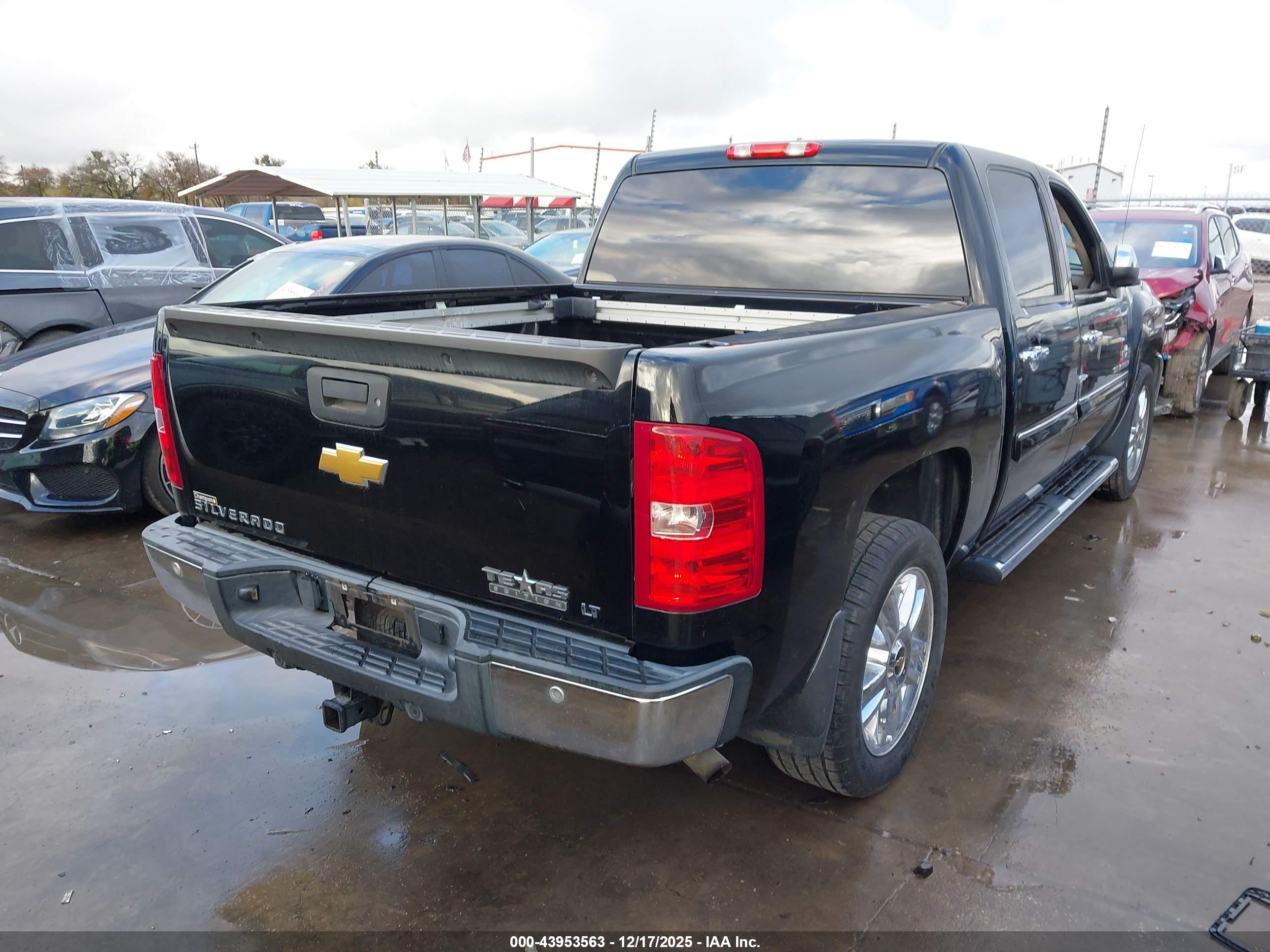 CHEVROLET SILVERADO image 4