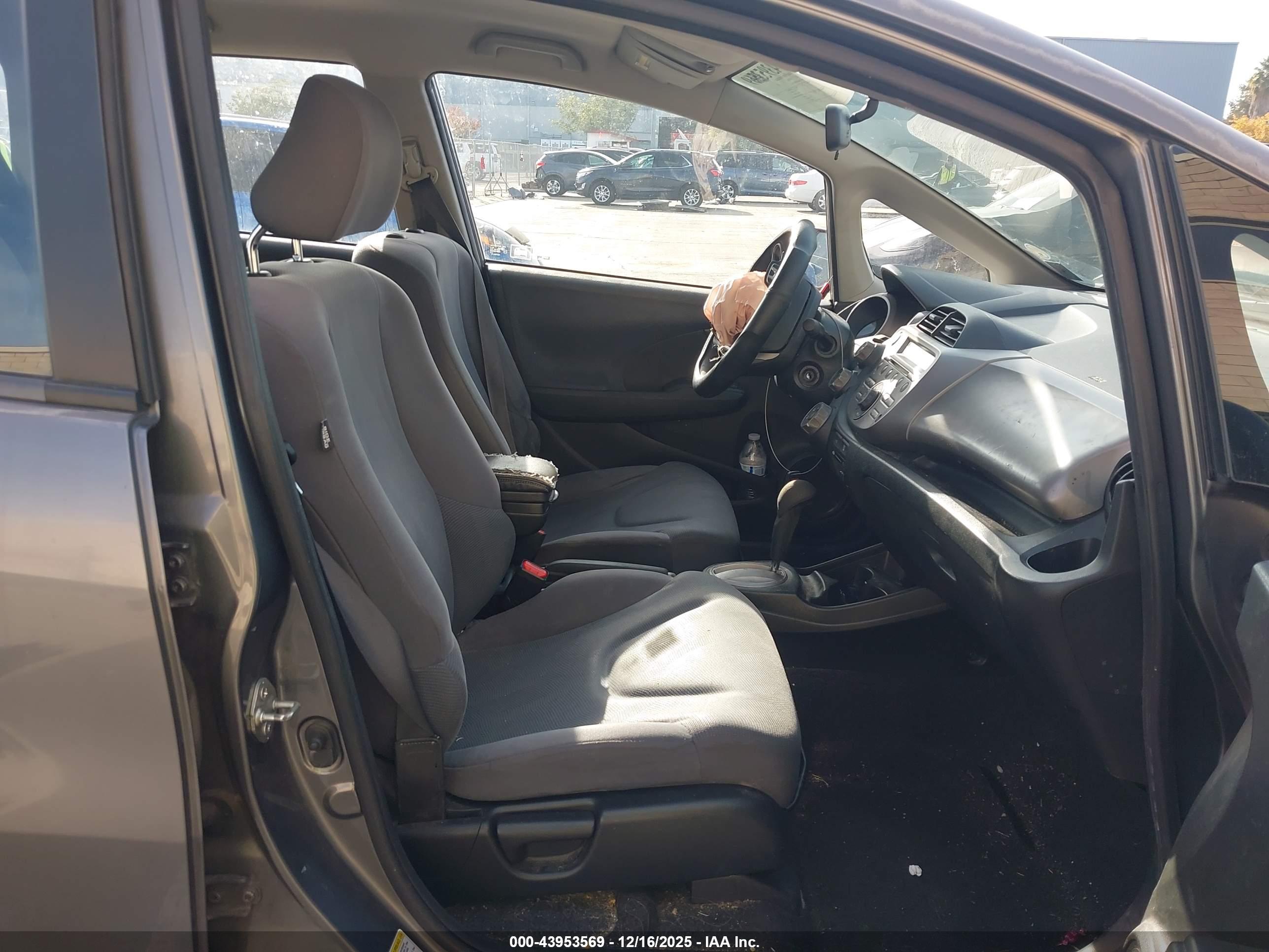HONDA FIT image 5