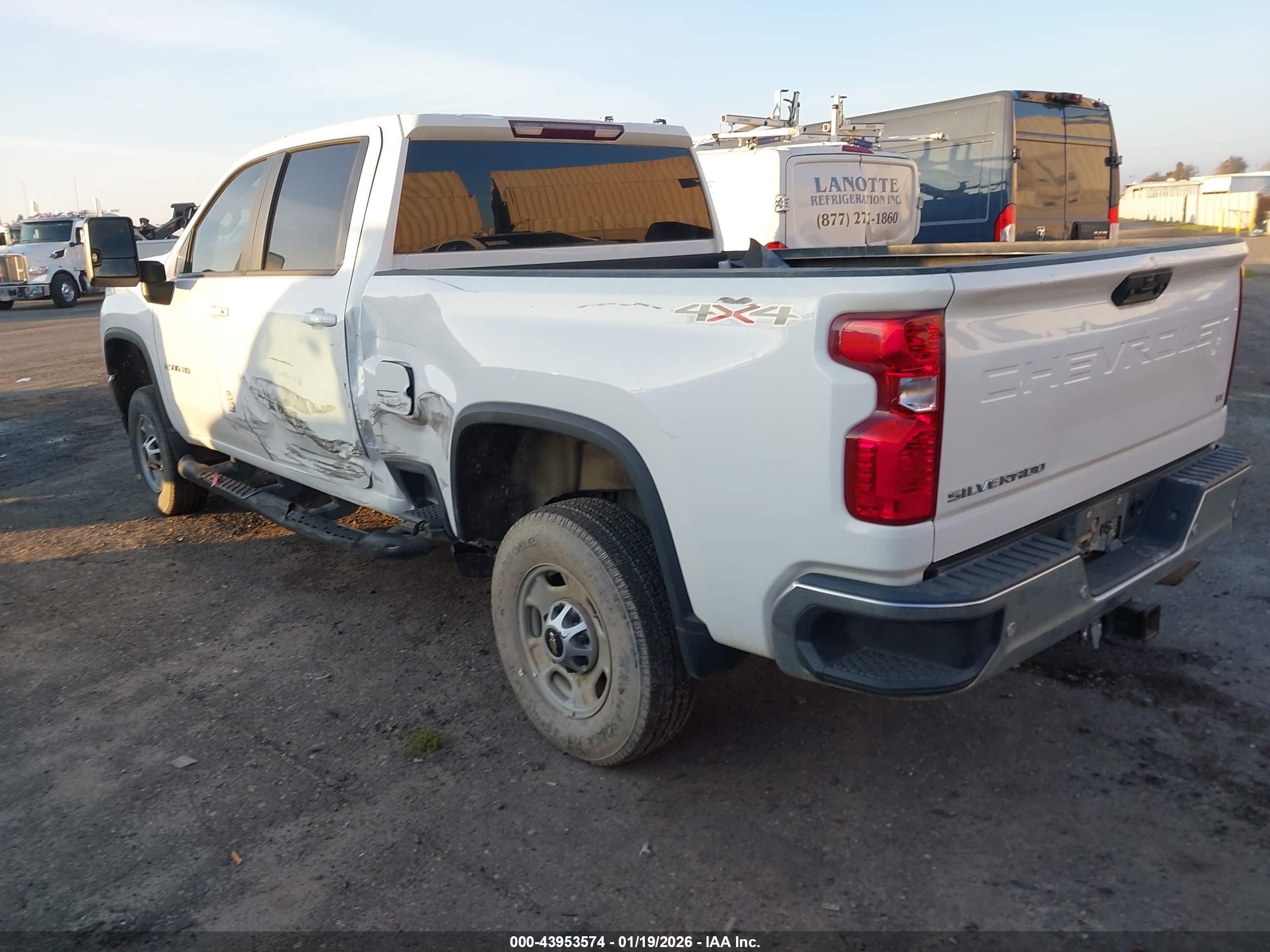 CHEVROLET SILVERADO image 3