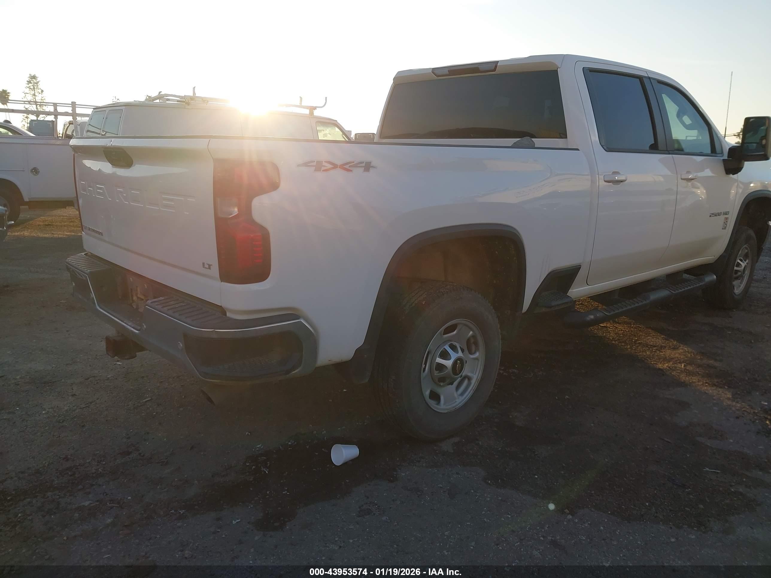 CHEVROLET SILVERADO image 4